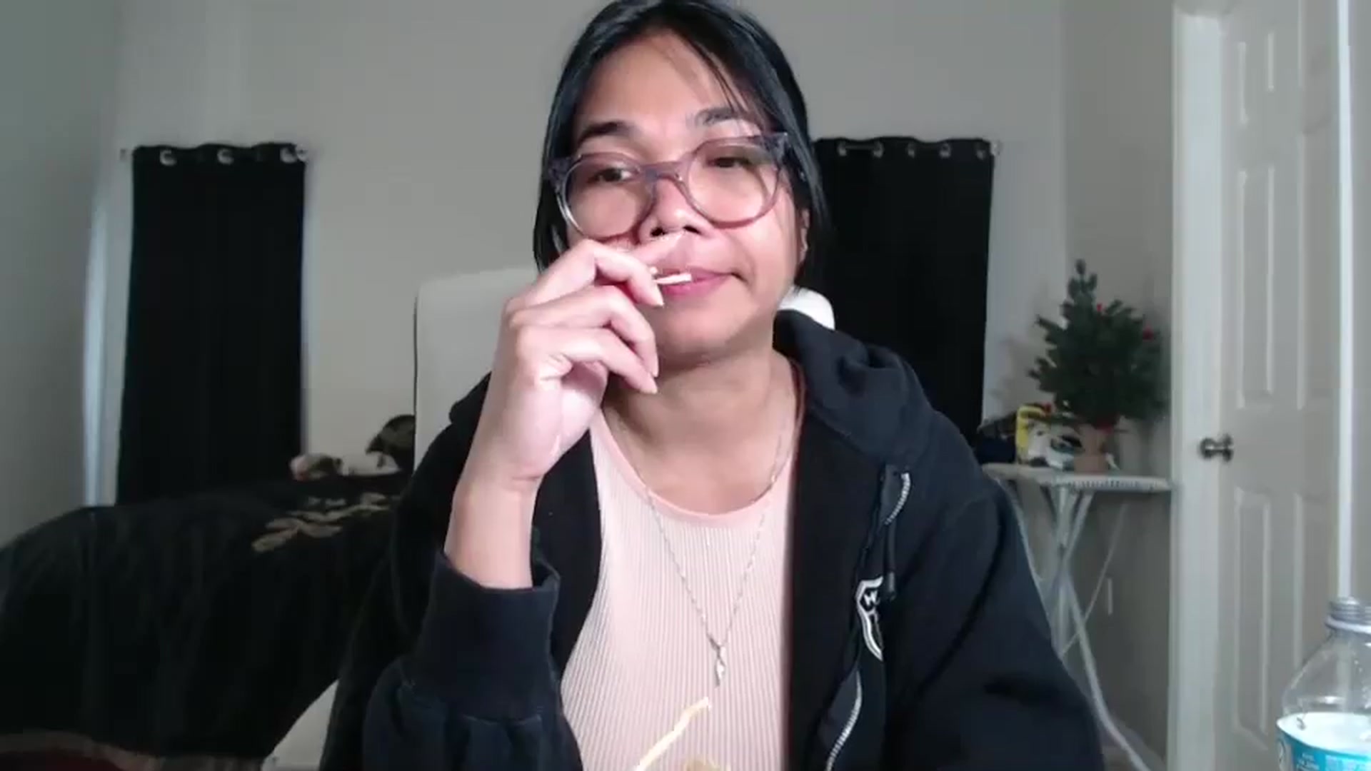 Gallery image thumbnail from Littlekai2023's myfreecams stream on, 12/23/2024, 19:23 image 8 of 20