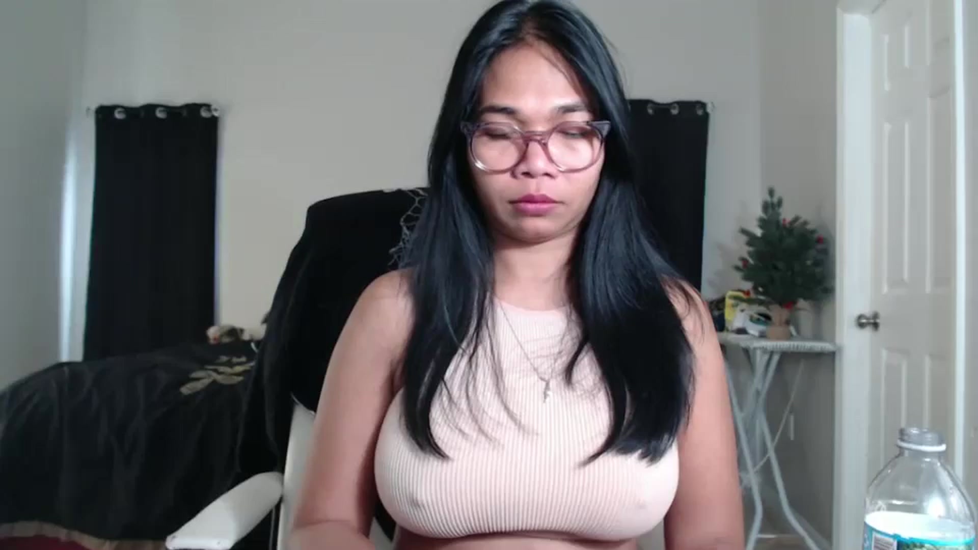 Gallery image thumbnail from Littlekai2023's myfreecams stream on, 12/23/2024, 19:23 image 1 of 20