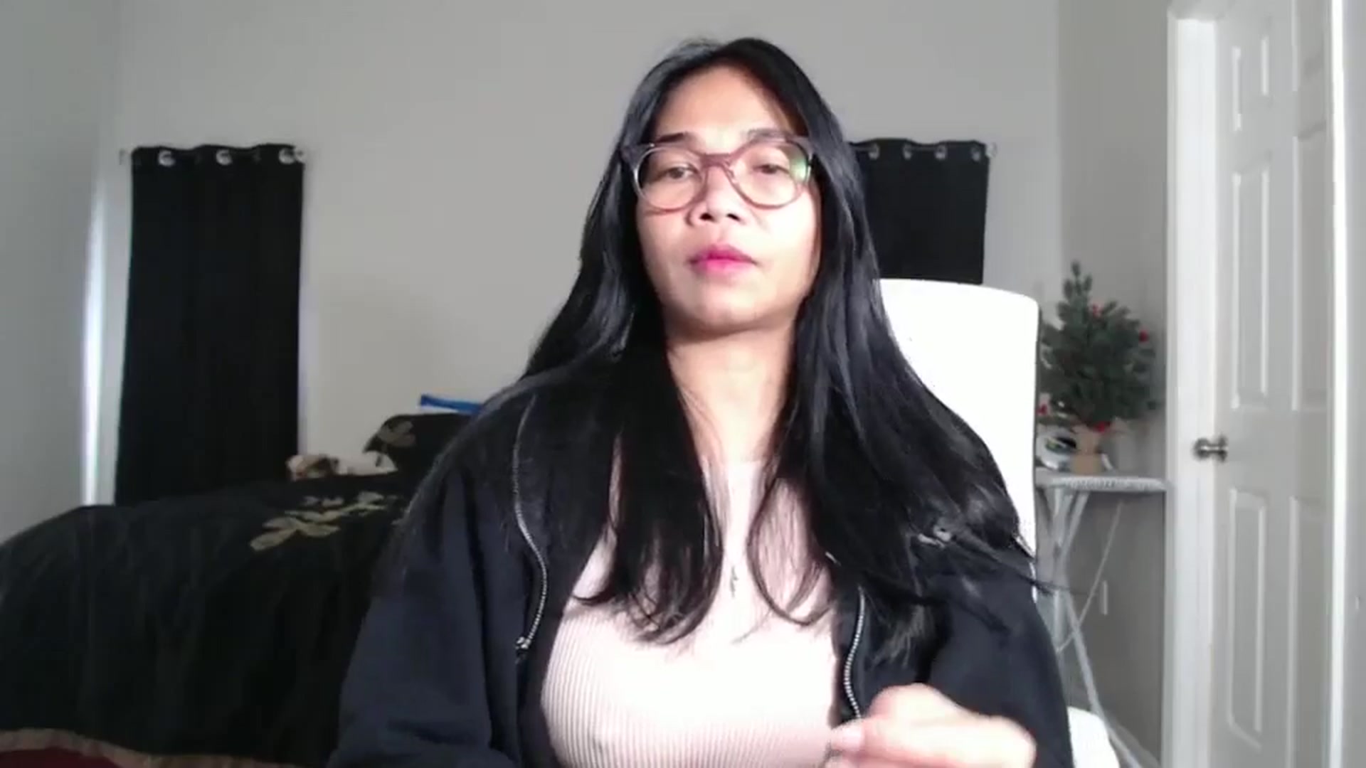 Gallery image thumbnail from Littlekai2023's myfreecams stream on, 12/23/2024, 19:23 image 19 of 20