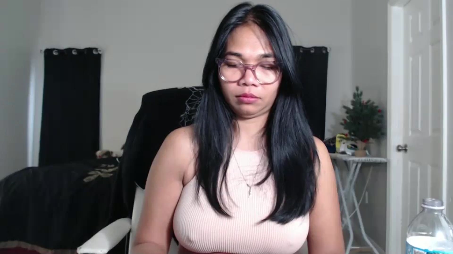 Gallery image thumbnail from Littlekai2023's myfreecams stream on, 12/23/2024, 19:23 image 2 of 20