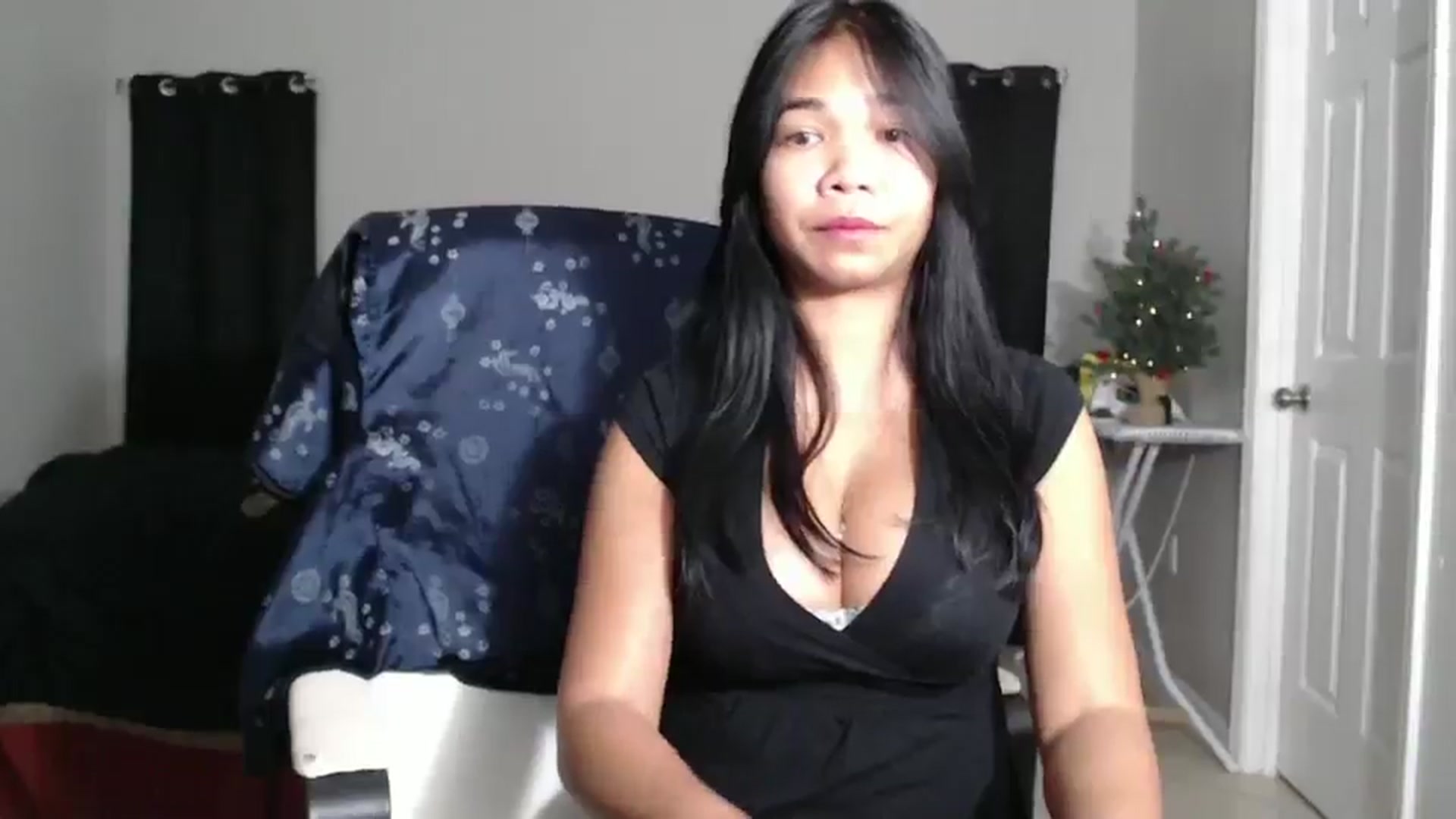 Gallery image thumbnail from Littlekai2023's myfreecams stream on, 12/24/2024, 06:19 image 6 of 20