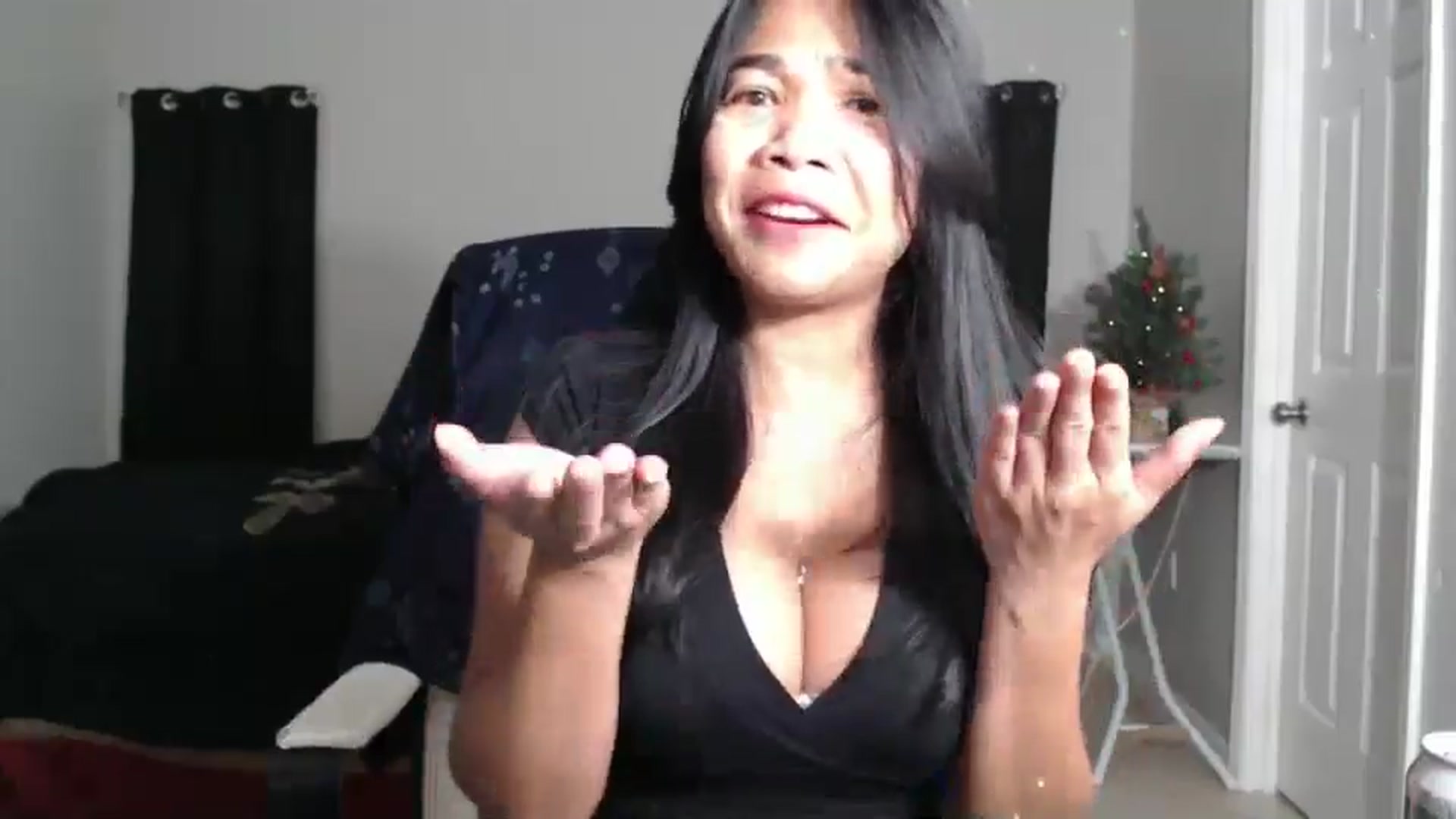 Gallery image thumbnail from Littlekai2023's myfreecams stream on, 12/24/2024, 06:19 image 11 of 20