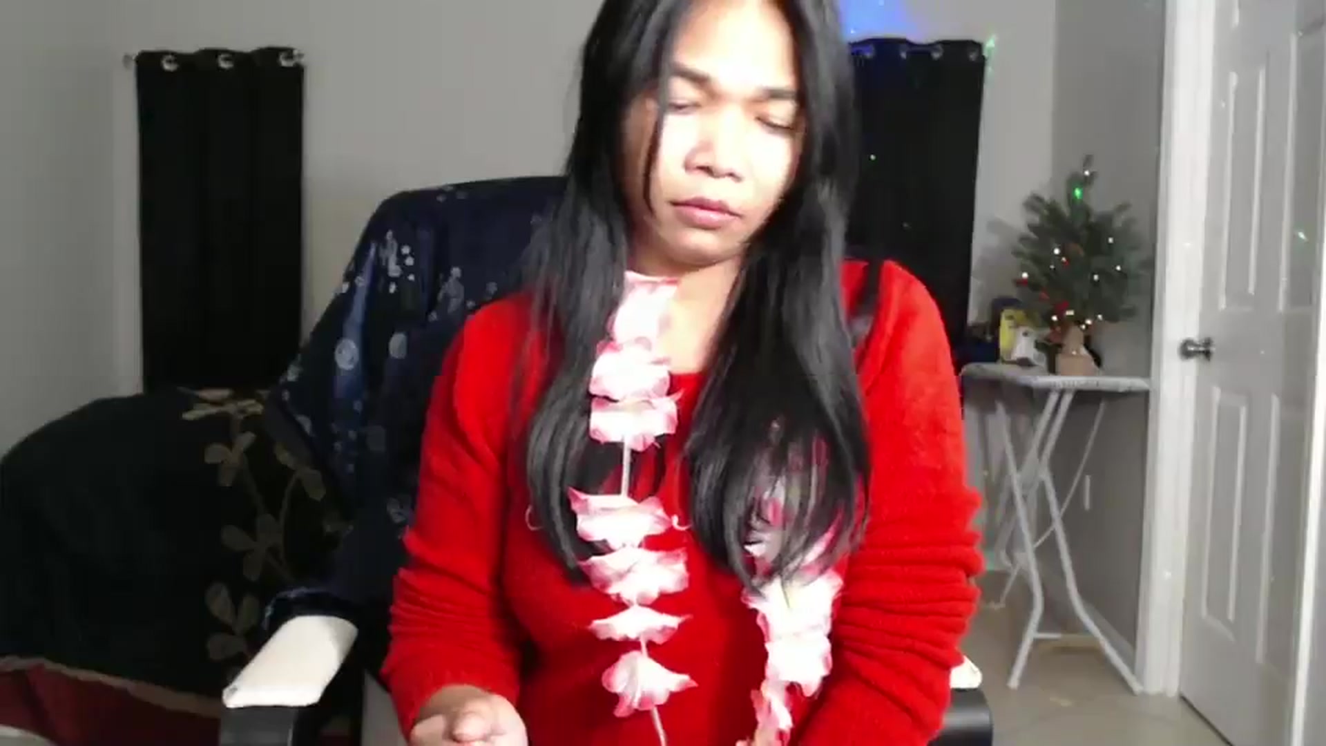 Gallery image thumbnail from Littlekai2023's myfreecams stream on, 12/25/2024, 04:43 image 12 of 20