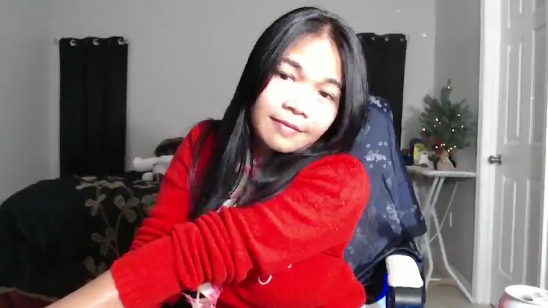 Gallery image thumbnail from Littlekai2023's myfreecams stream on, 12/25/2024, 04:43 image 15 of 20