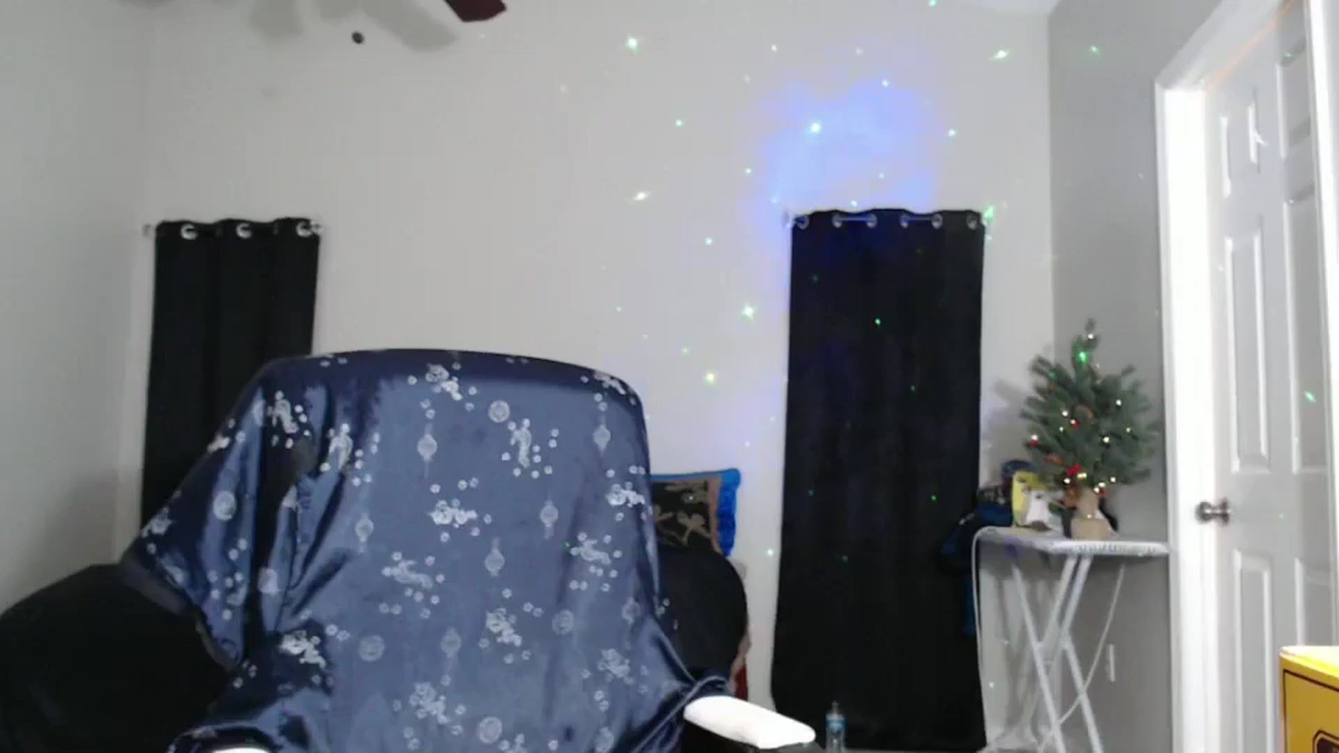 Gallery image thumbnail from Littlekai2023's myfreecams stream on, 12/25/2024, 04:43 image 9 of 20
