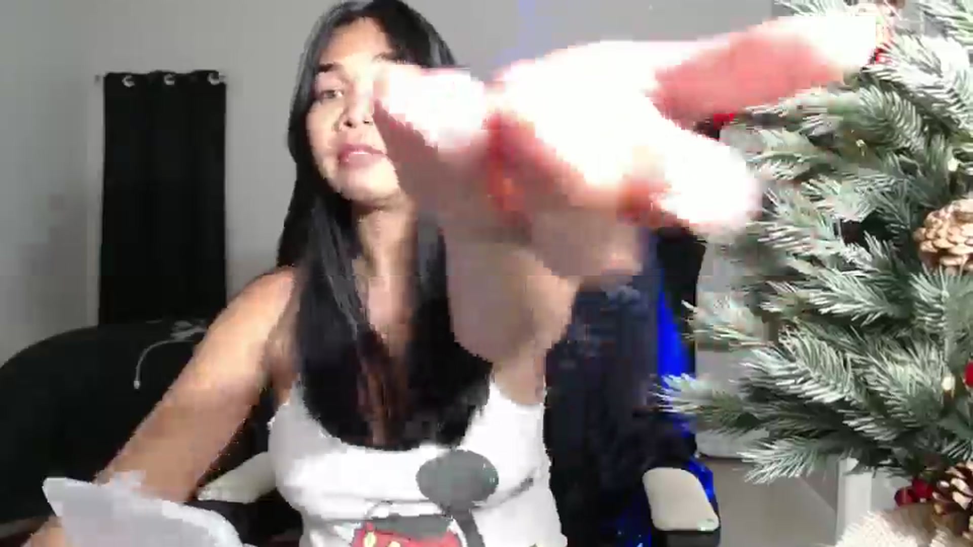 Gallery image thumbnail from Littlekai2023's myfreecams stream on, 12/26/2024, 02:03 image 11 of 20