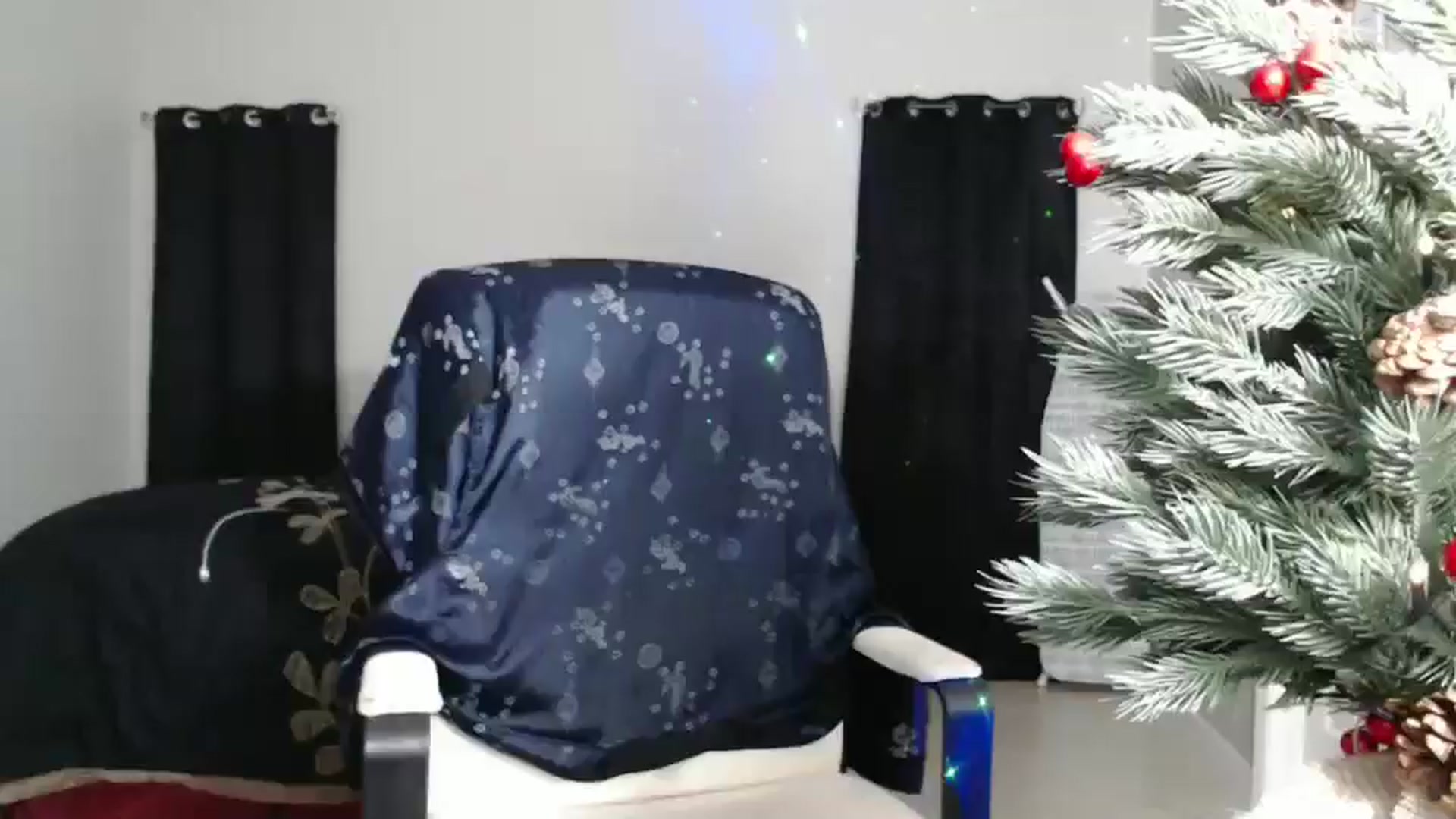 Gallery image thumbnail from Littlekai2023's myfreecams stream on, 12/26/2024, 02:03 image 1 of 20