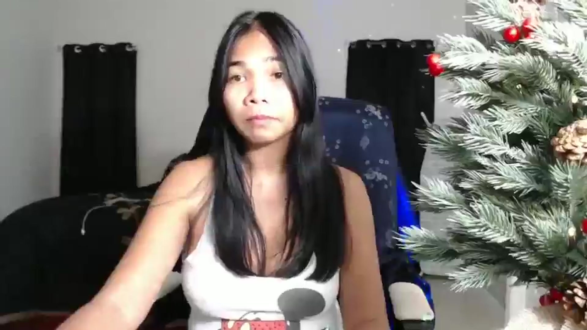 Gallery image thumbnail from Littlekai2023's myfreecams stream on, 12/26/2024, 02:03 image 12 of 20