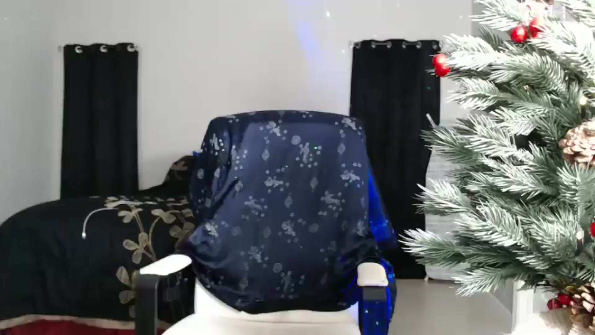 Gallery image thumbnail from Littlekai2023's myfreecams stream on, 12/26/2024, 02:03 image 10 of 20
