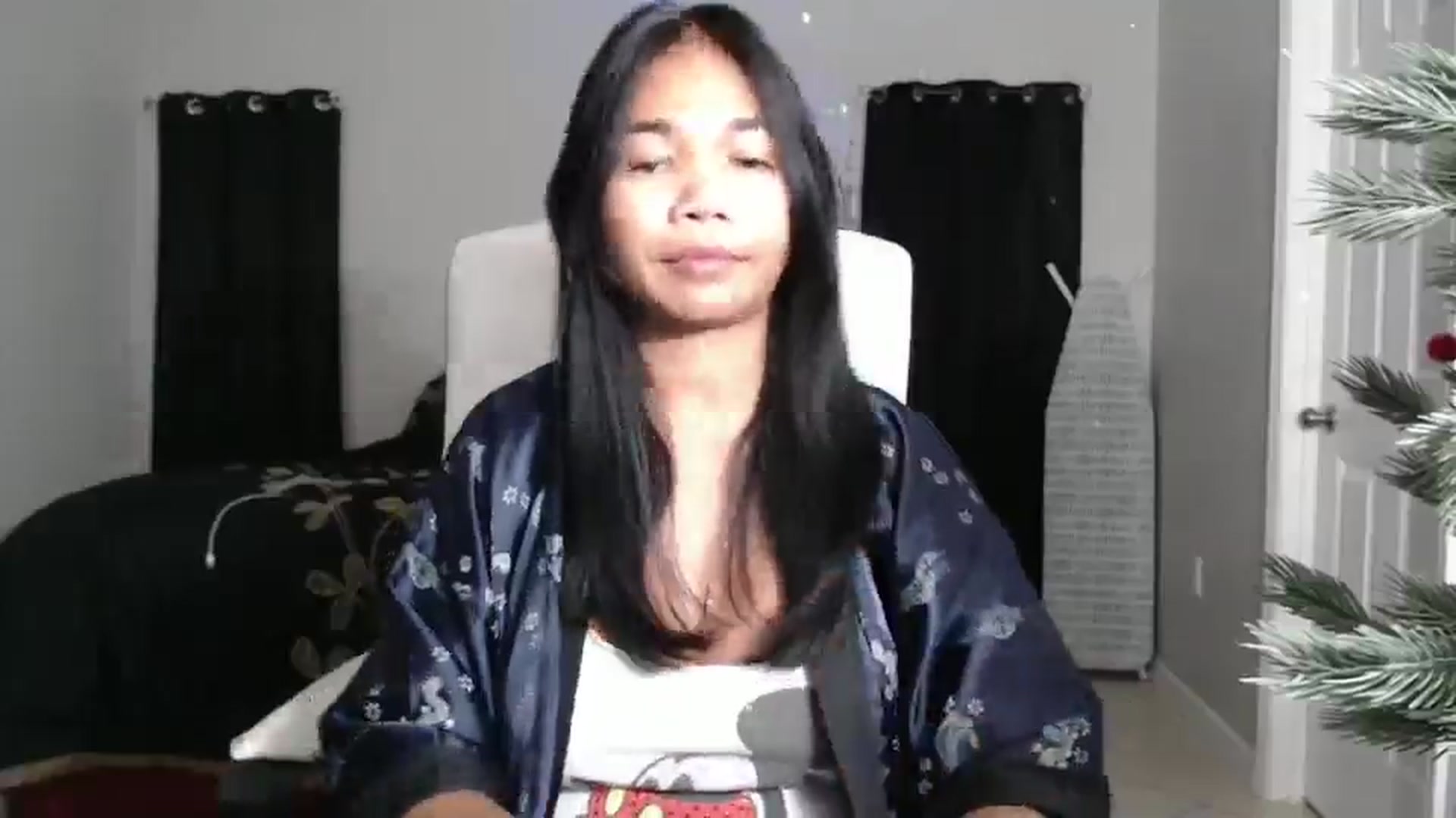 Gallery image thumbnail from Littlekai2023's myfreecams stream on, 12/26/2024, 06:50 image 11 of 20