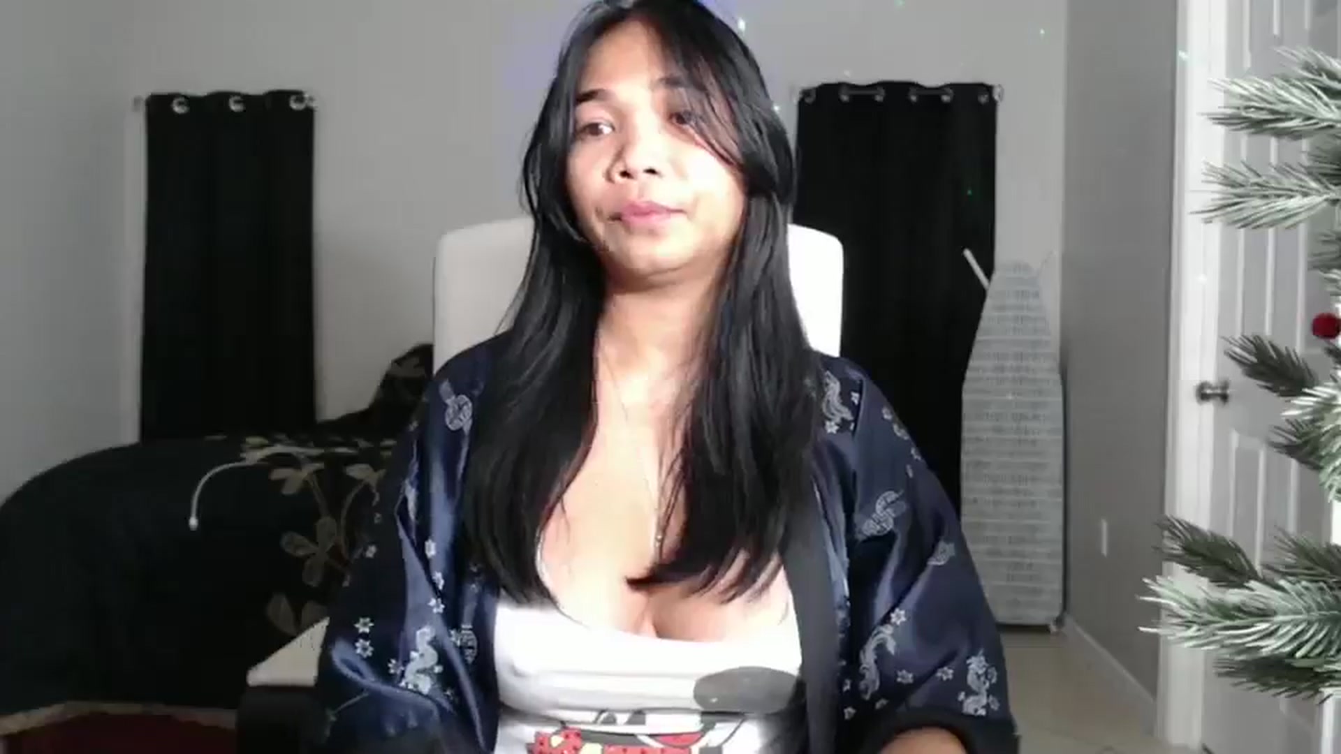 Gallery image thumbnail from Littlekai2023's myfreecams stream on, 12/26/2024, 06:50 image 9 of 20