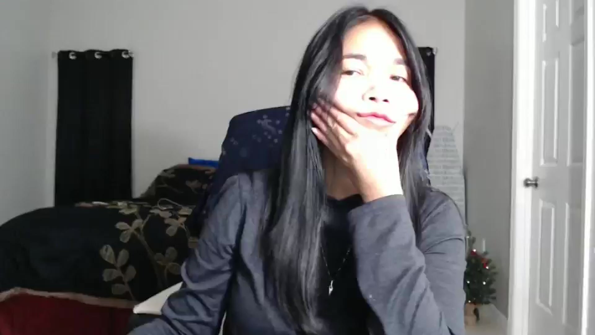 Gallery image thumbnail from Littlekai2023's myfreecams stream on, 12/27/2024, 01:50 image 16 of 20