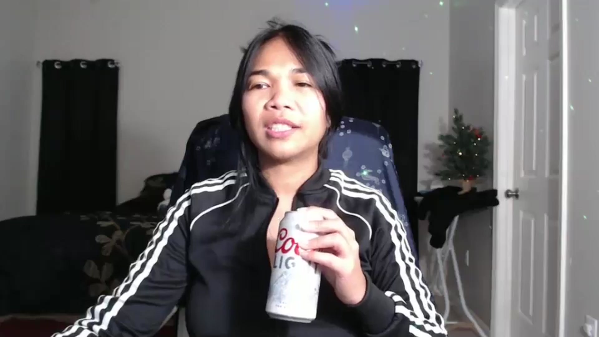 Gallery image thumbnail from Littlekai2023's myfreecams stream on, 12/30/2024, 03:09 image 20 of 20