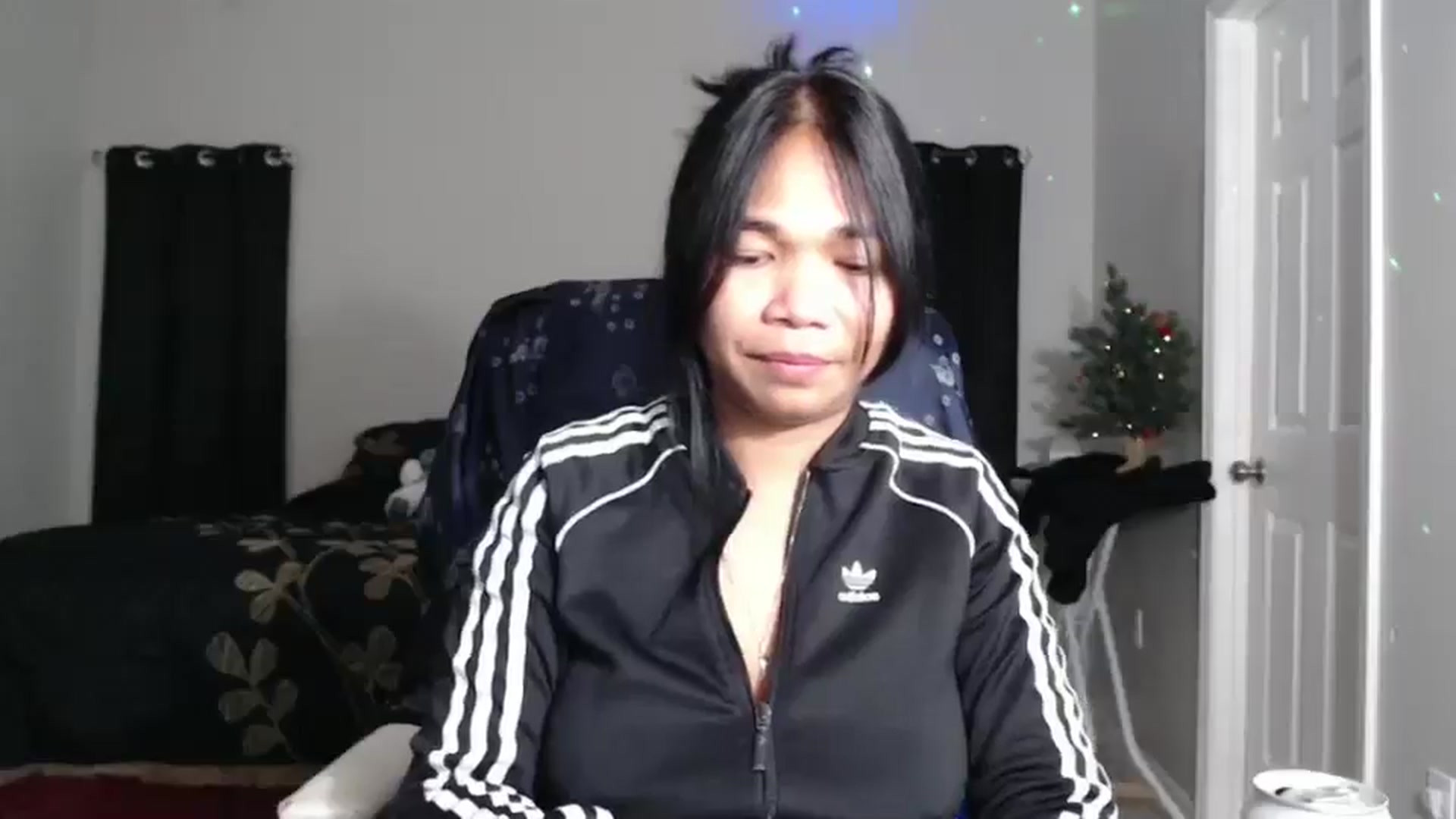 Gallery image thumbnail from Littlekai2023's myfreecams stream on, 12/30/2024, 03:09 image 18 of 20