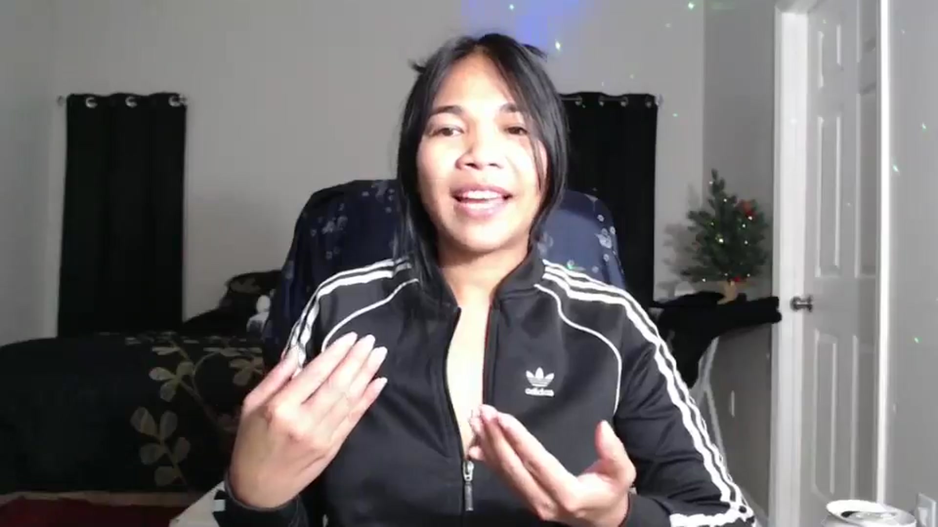 Gallery image thumbnail from Littlekai2023's myfreecams stream on, 12/30/2024, 03:09 image 19 of 20
