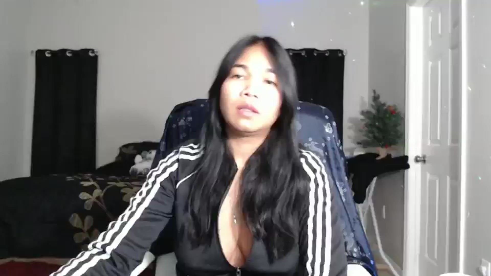 Gallery image thumbnail from Littlekai2023's myfreecams stream on, 12/30/2024, 03:09 image 10 of 20
