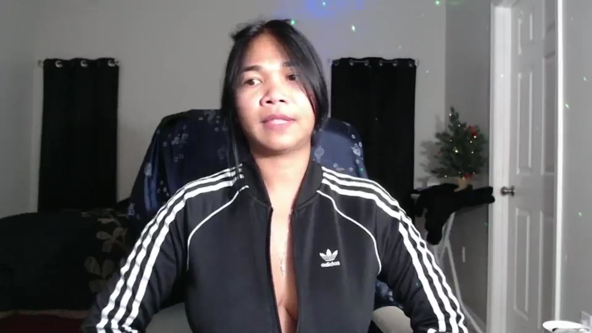 Gallery image thumbnail from Littlekai2023's myfreecams stream on, 12/30/2024, 03:09 image 16 of 20