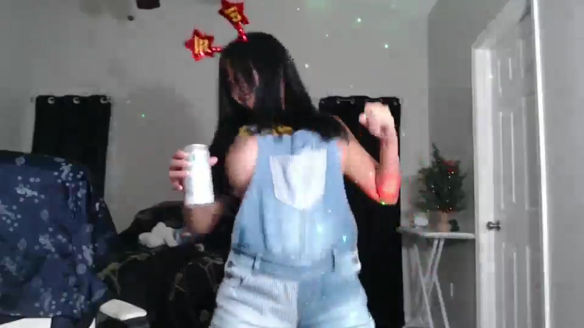 Gallery image thumbnail from Littlekai2025's myfreecams stream on, 01/01/2025, 05:16 image 16 of 20