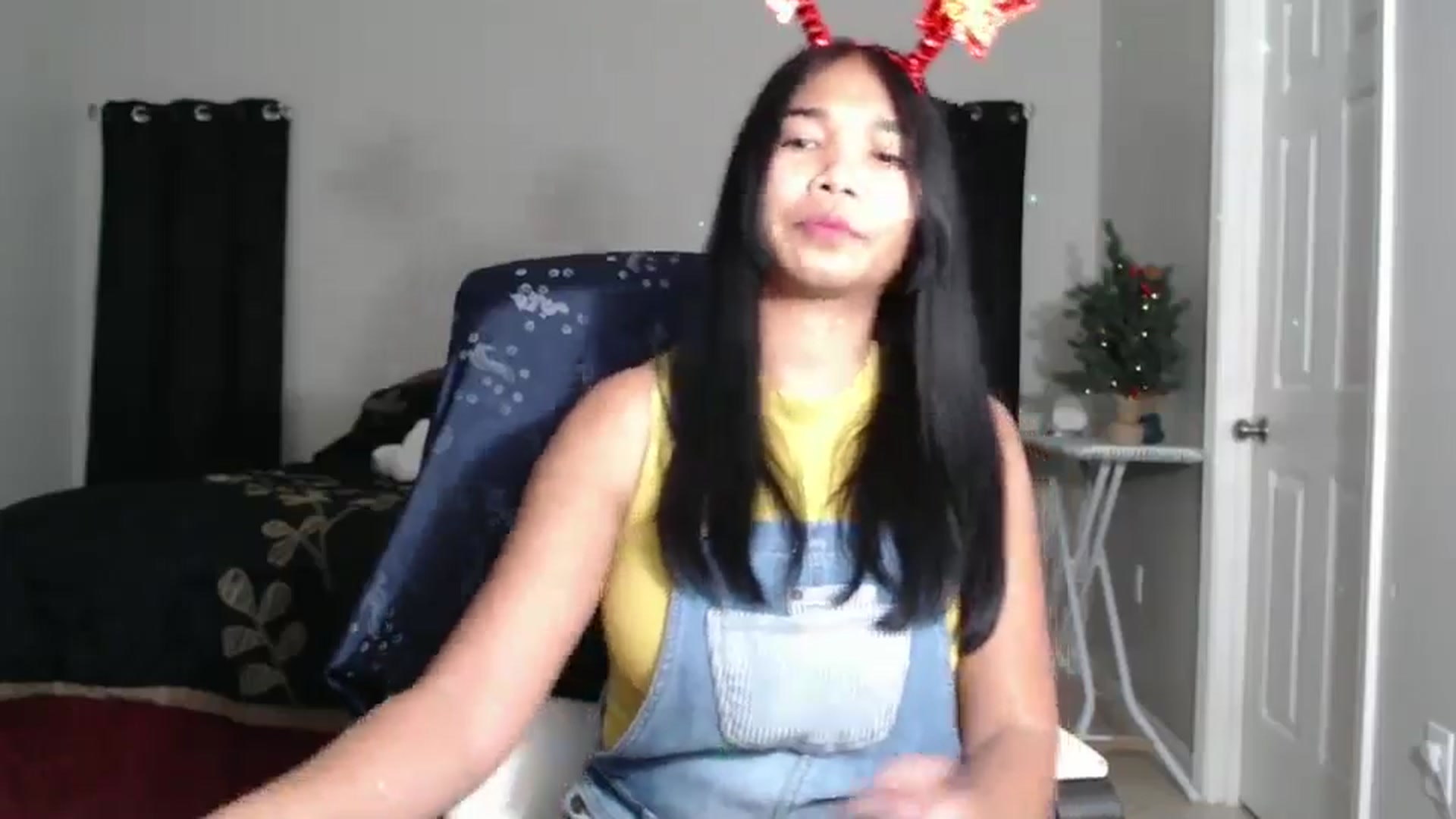 Gallery image thumbnail from Littlekai2025's myfreecams stream on, 01/01/2025, 05:16 image 9 of 20