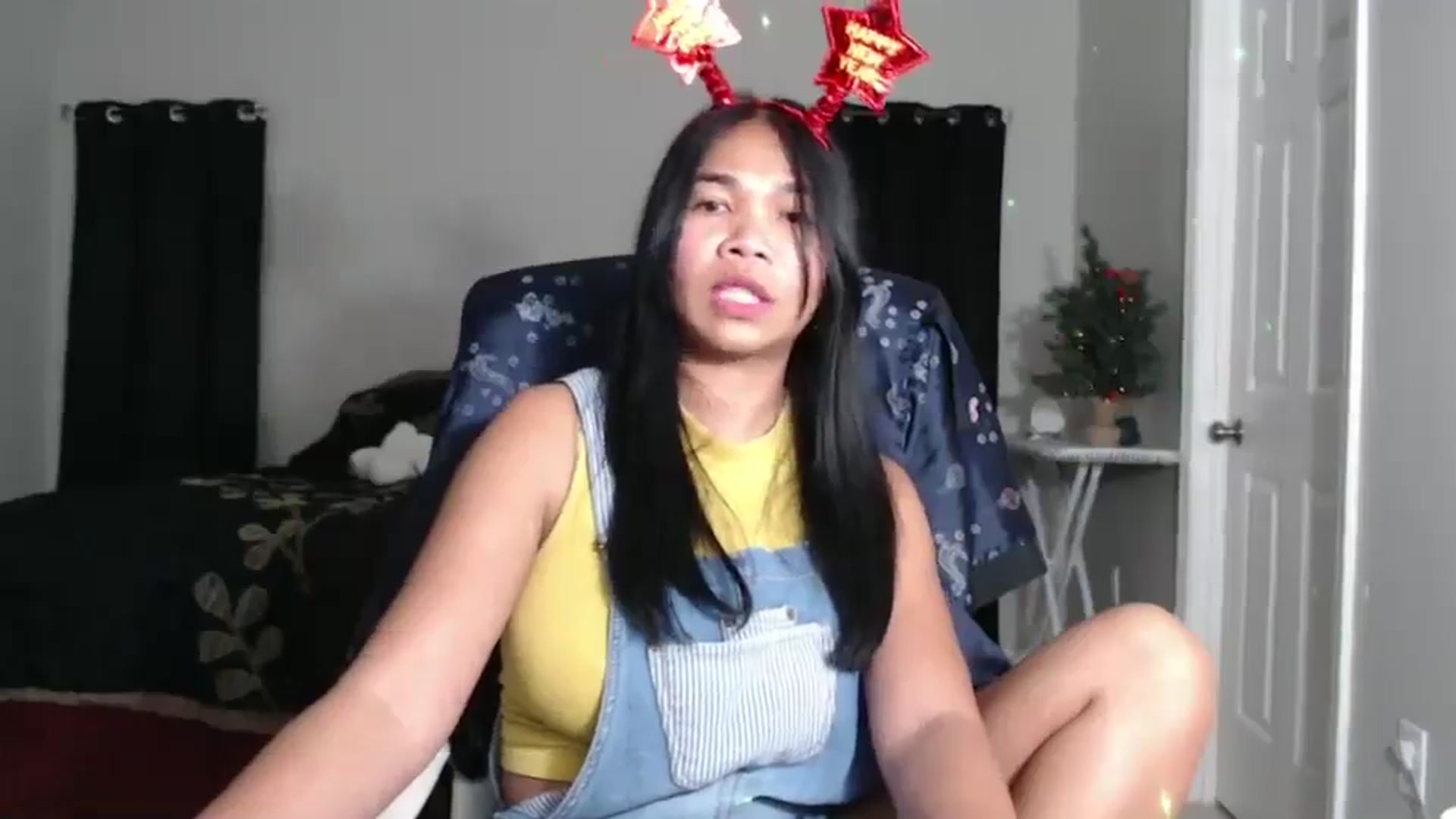 Gallery image thumbnail from Littlekai2025's myfreecams stream on, 01/01/2025, 05:16 image 12 of 20