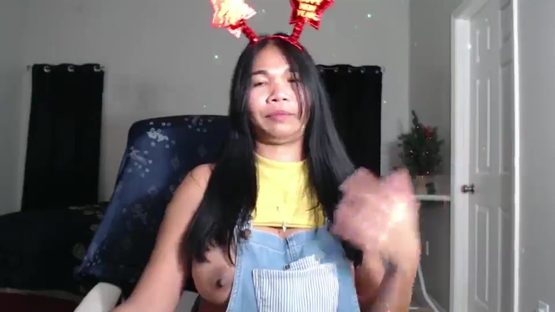 Gallery image thumbnail from Littlekai2025's myfreecams stream on, 01/01/2025, 05:16 image 15 of 20