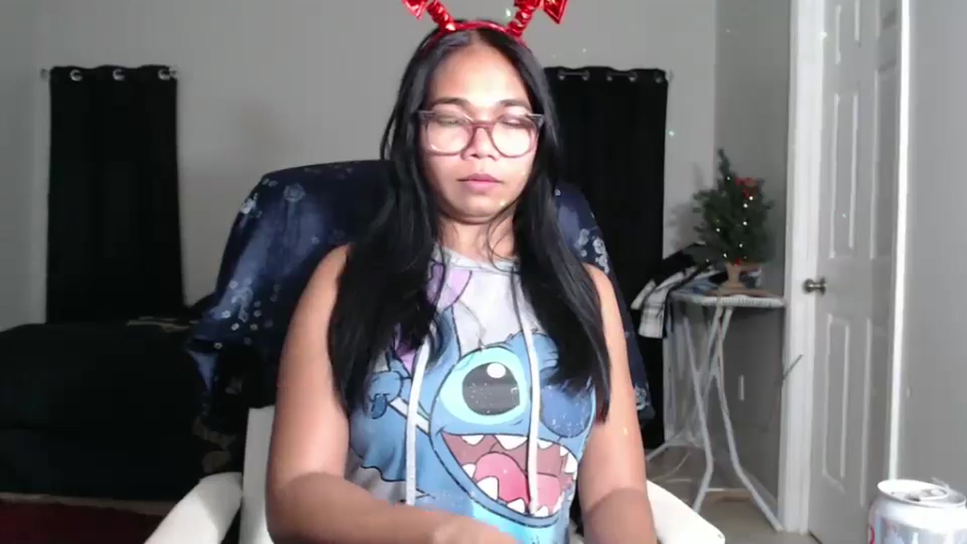 Gallery image thumbnail from Littlekai2025's myfreecams stream on, 01/02/2025, 03:22 image 18 of 20