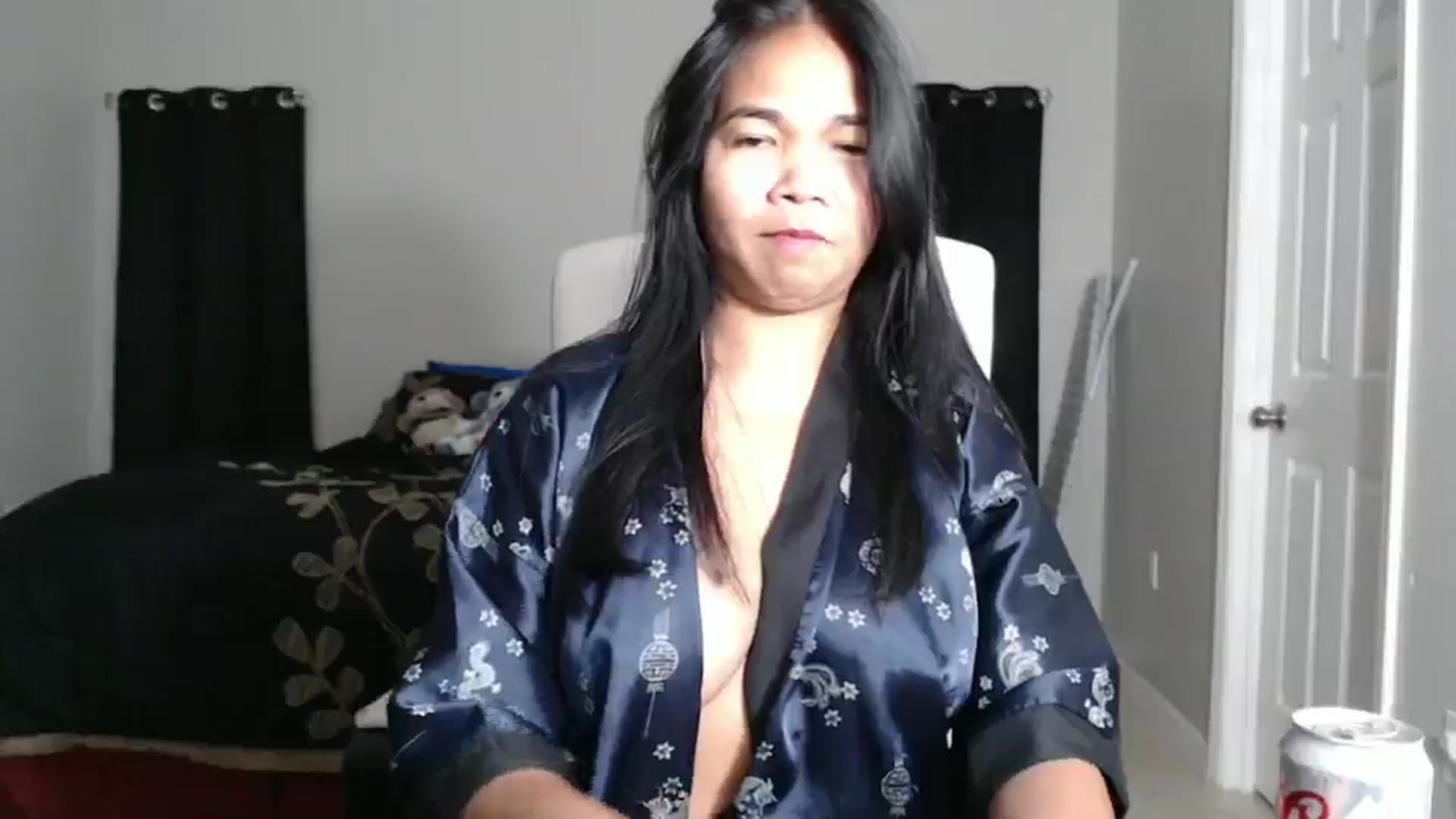 Gallery image thumbnail from Littlekai2025's myfreecams stream on, 01/06/2025, 24:24 image 15 of 20