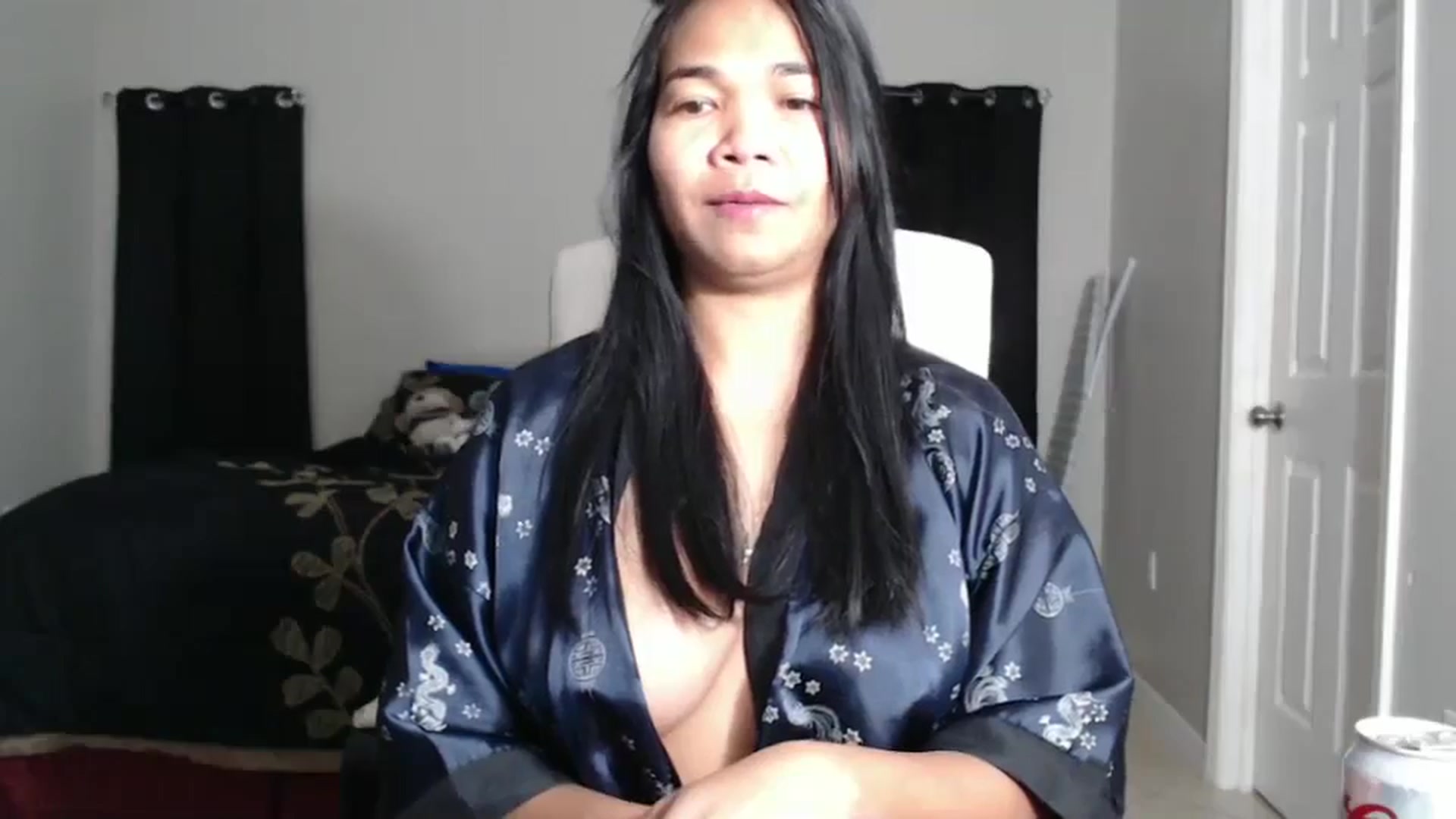 Gallery image thumbnail from Littlekai2025's myfreecams stream on, 01/06/2025, 24:24 image 9 of 20