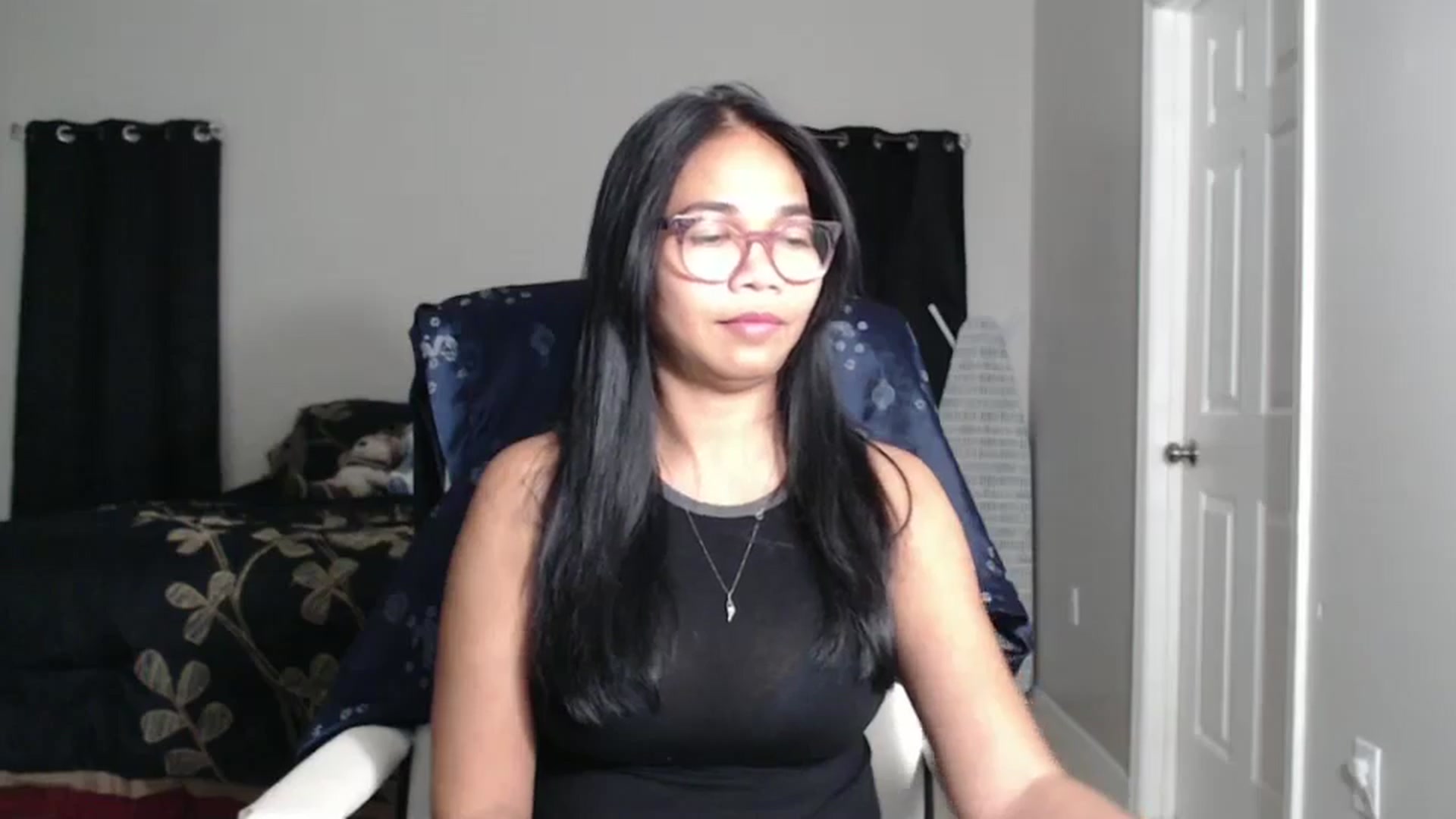 Gallery image thumbnail from Littlekai2025's myfreecams stream on, 01/08/2025, 04:10 image 11 of 20