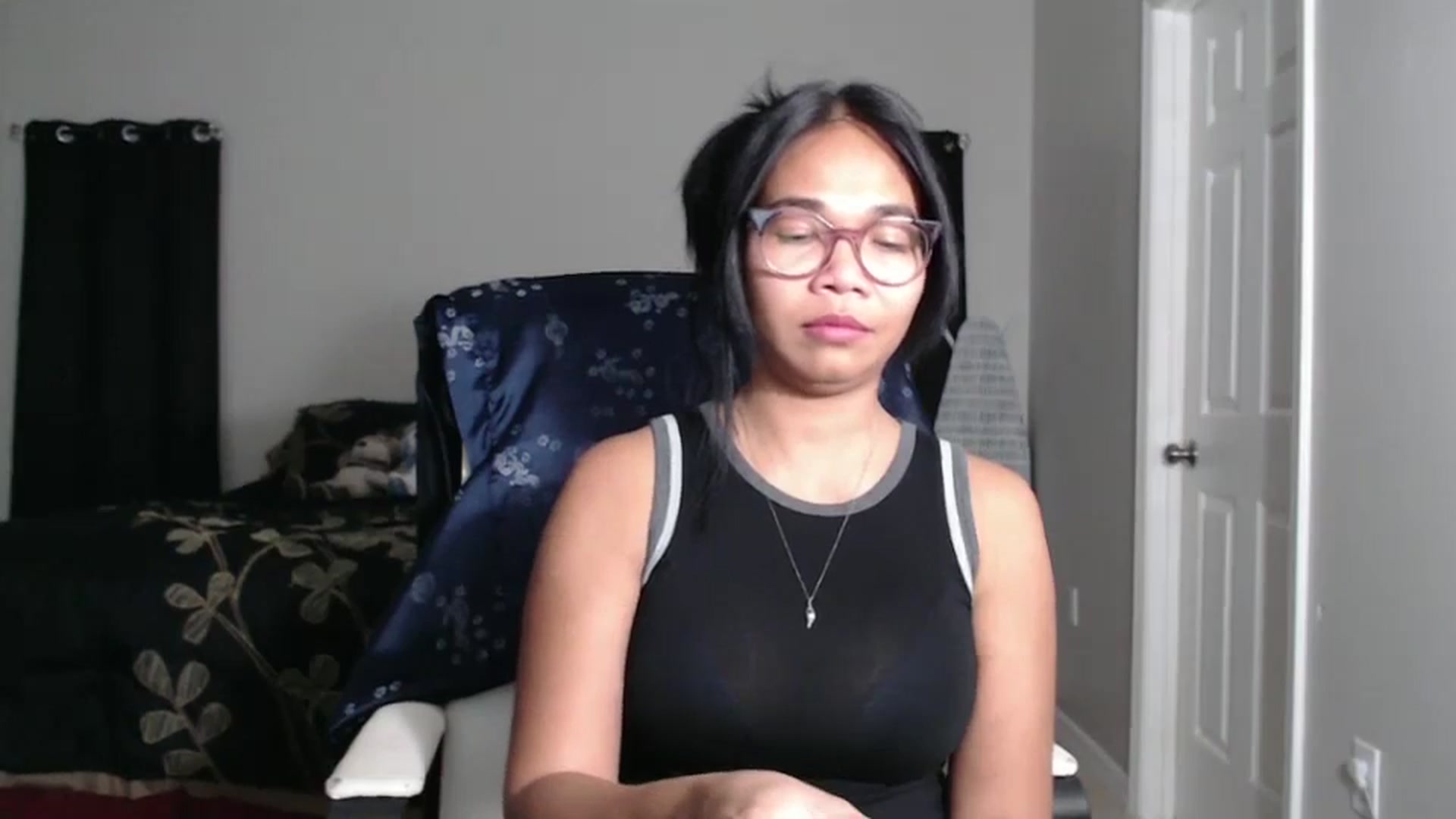 Gallery image thumbnail from Littlekai2025's myfreecams stream on, 01/08/2025, 04:10 image 15 of 20