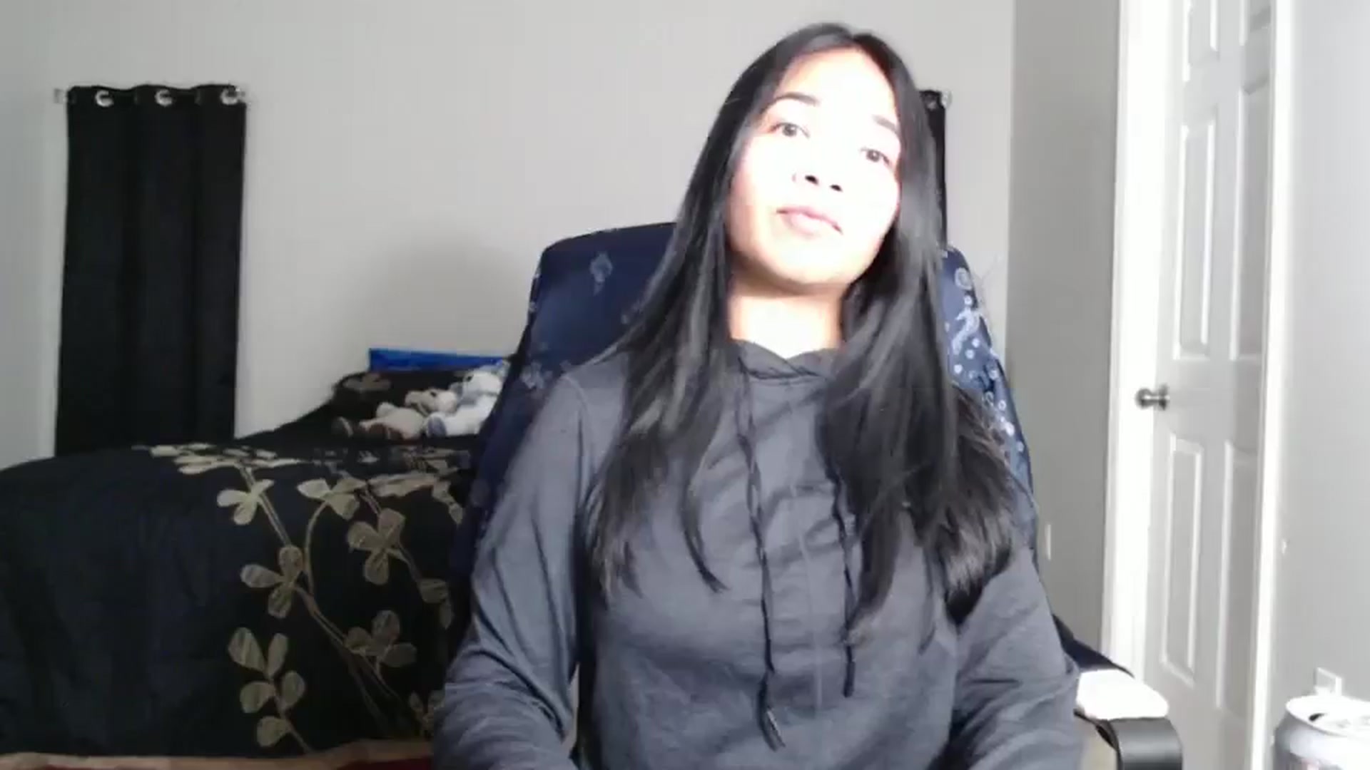 Gallery image thumbnail from Littlekai2025's myfreecams stream on, 01/10/2025, 04:01 image 12 of 20