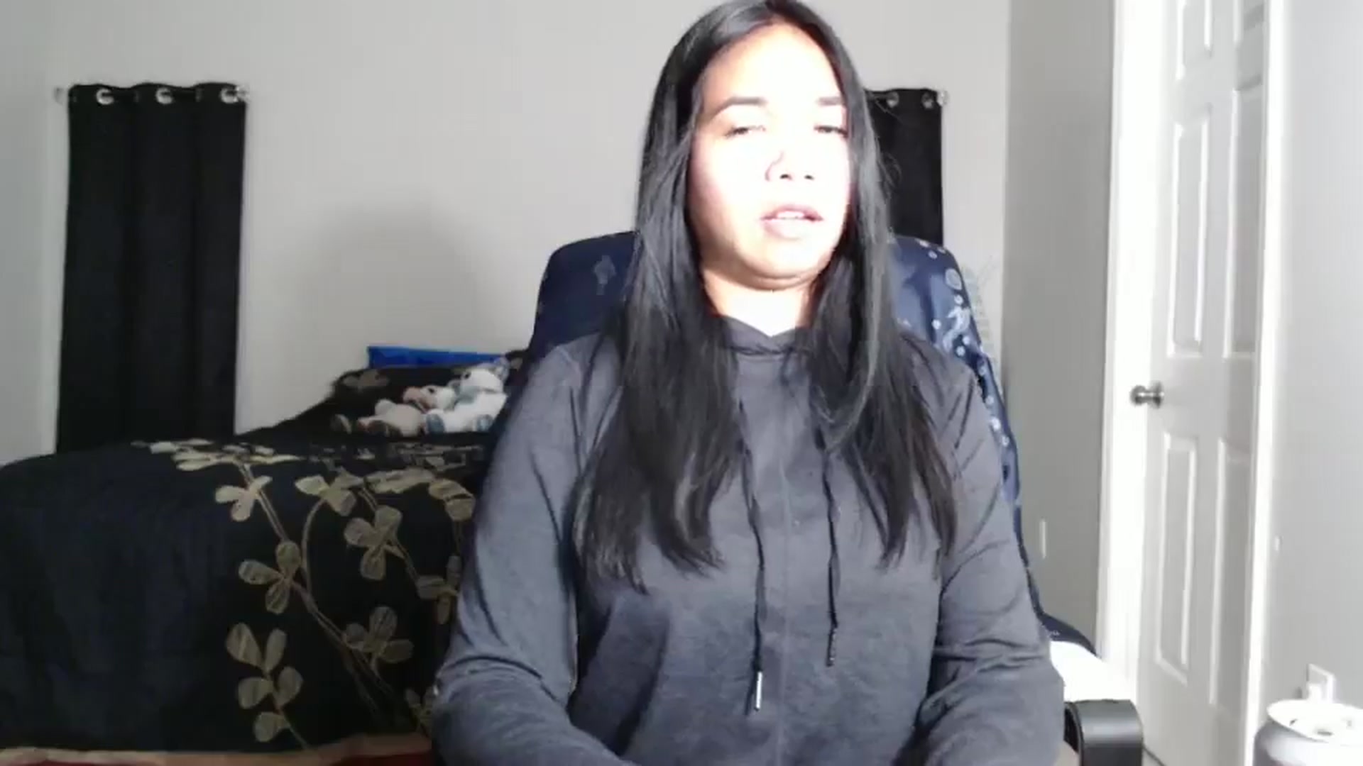 Gallery image thumbnail from Littlekai2025's myfreecams stream on, 01/10/2025, 04:01 image 11 of 20