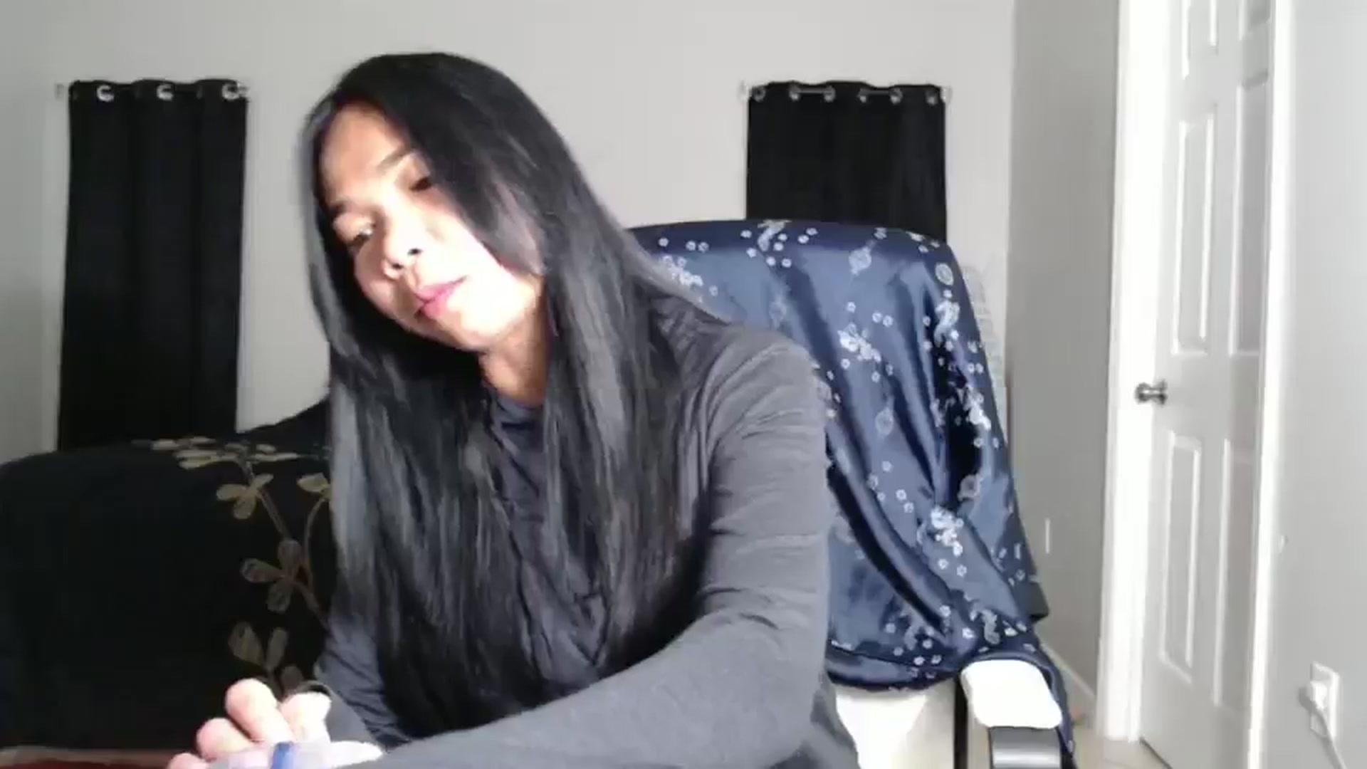 Gallery image thumbnail from Littlekai2025's myfreecams stream on, 01/10/2025, 04:01 image 8 of 20
