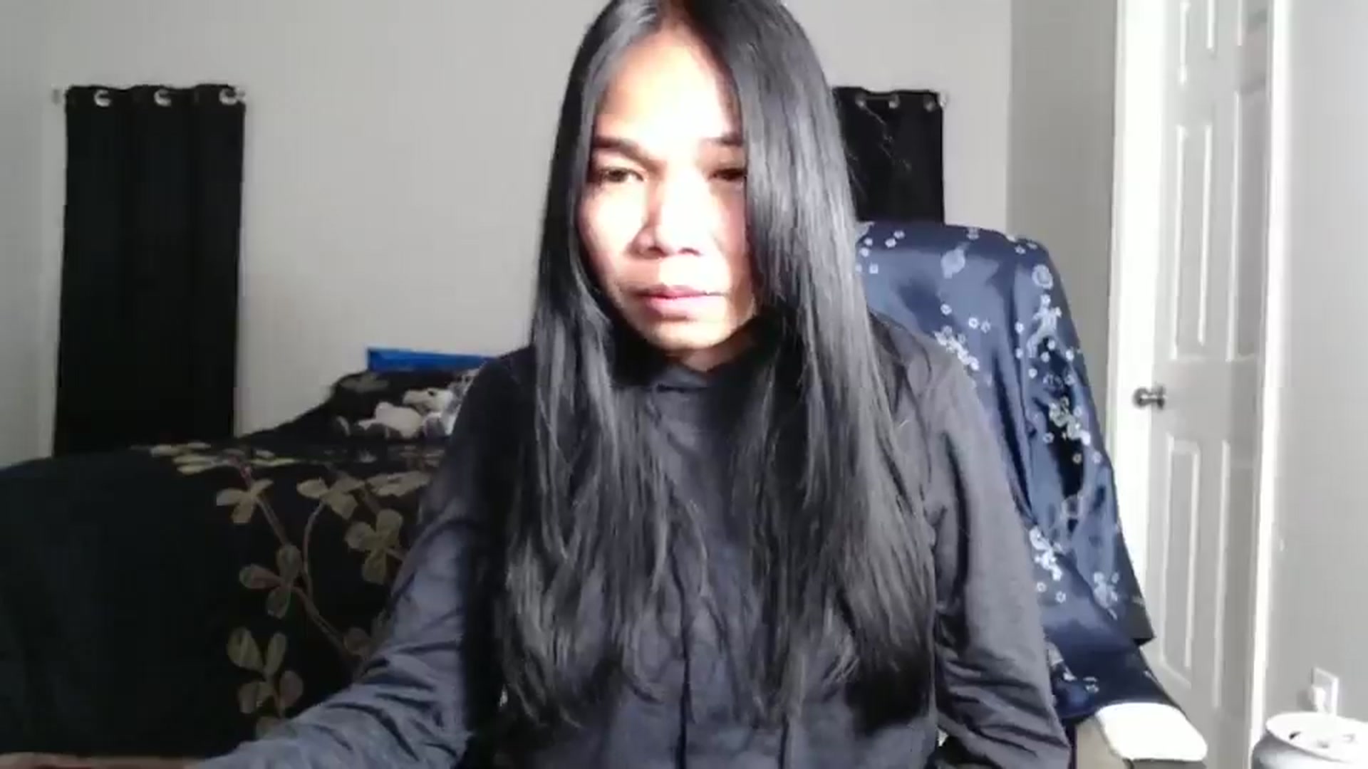 Gallery image thumbnail from Littlekai2025's myfreecams stream on, 01/10/2025, 04:01 image 15 of 20