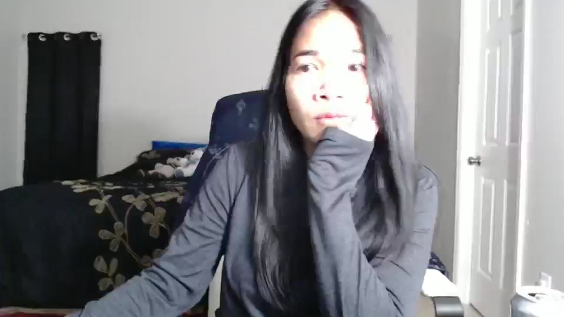 Gallery image thumbnail from Littlekai2025's myfreecams stream on, 01/10/2025, 04:01 image 4 of 20