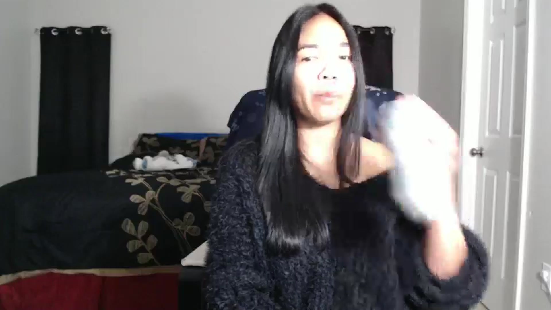 Gallery image thumbnail from Littlekai2025's myfreecams stream on, 01/14/2025, 04:59 image 12 of 20
