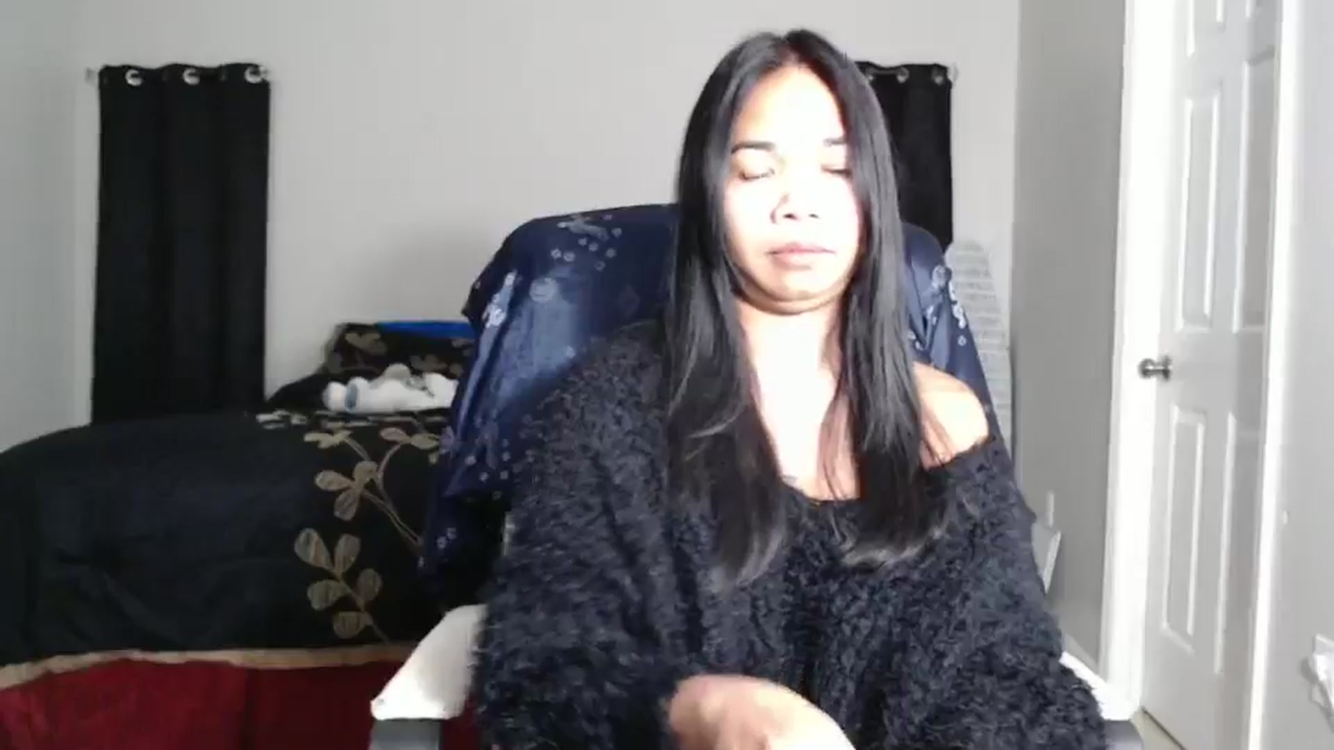 Gallery image thumbnail from Littlekai2025's myfreecams stream on, 01/14/2025, 04:59 image 10 of 20