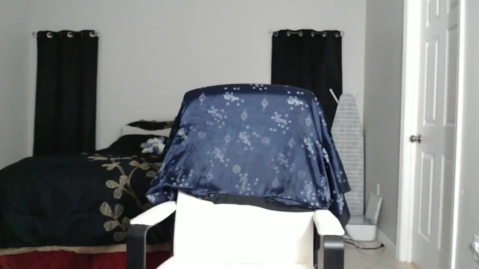 Gallery image thumbnail from Littlekai2025's myfreecams stream on, 01/15/2025, 04:28 image 9 of 20