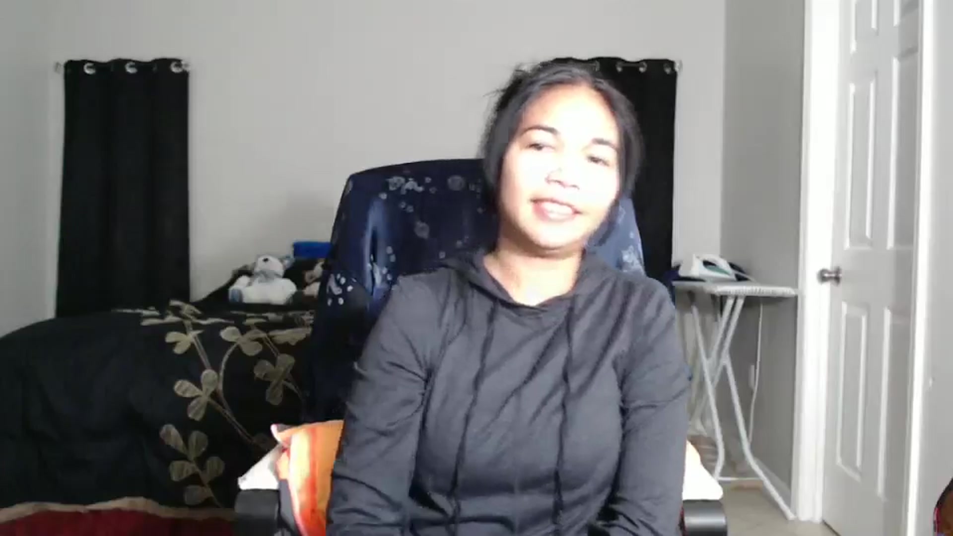 Gallery image thumbnail from Littlekai2025's myfreecams stream on, 01/22/2025, 04:00 image 17 of 20