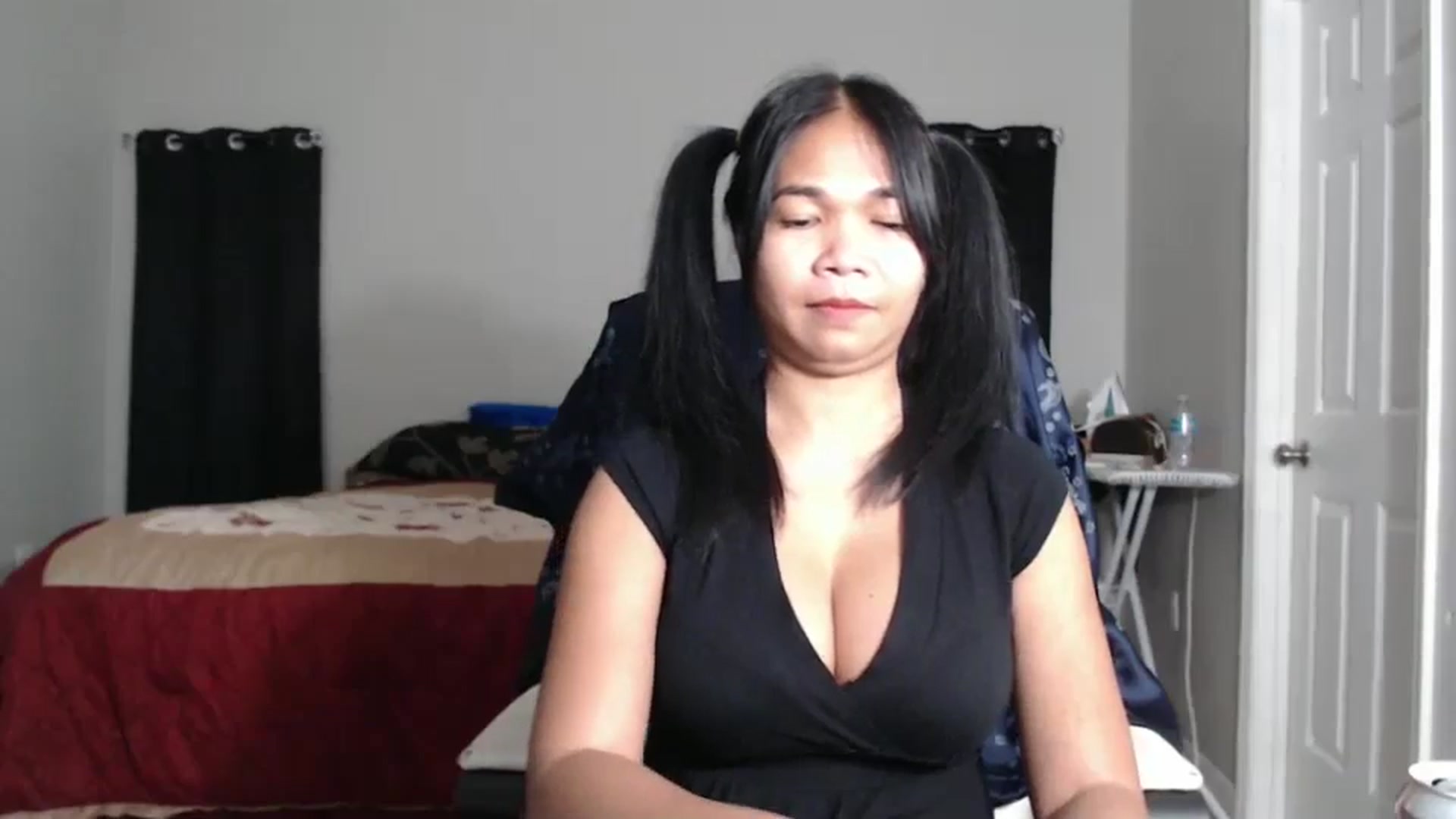 Gallery image thumbnail from Littlekai2025's myfreecams stream on, 02/10/2025, 06:25 image 14 of 20