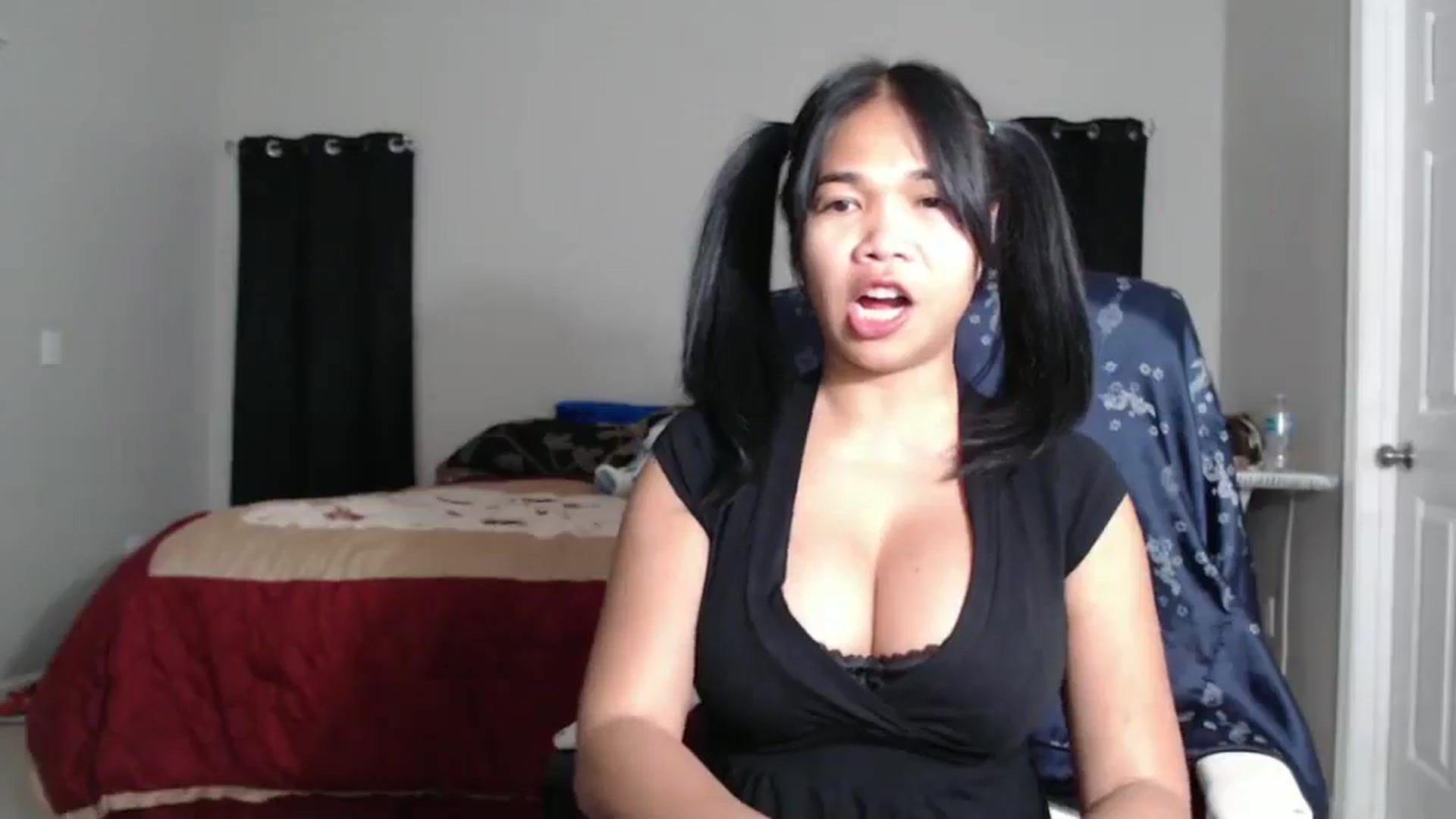 Gallery image thumbnail from Littlekai2025's myfreecams stream on, 02/10/2025, 06:25 image 8 of 20