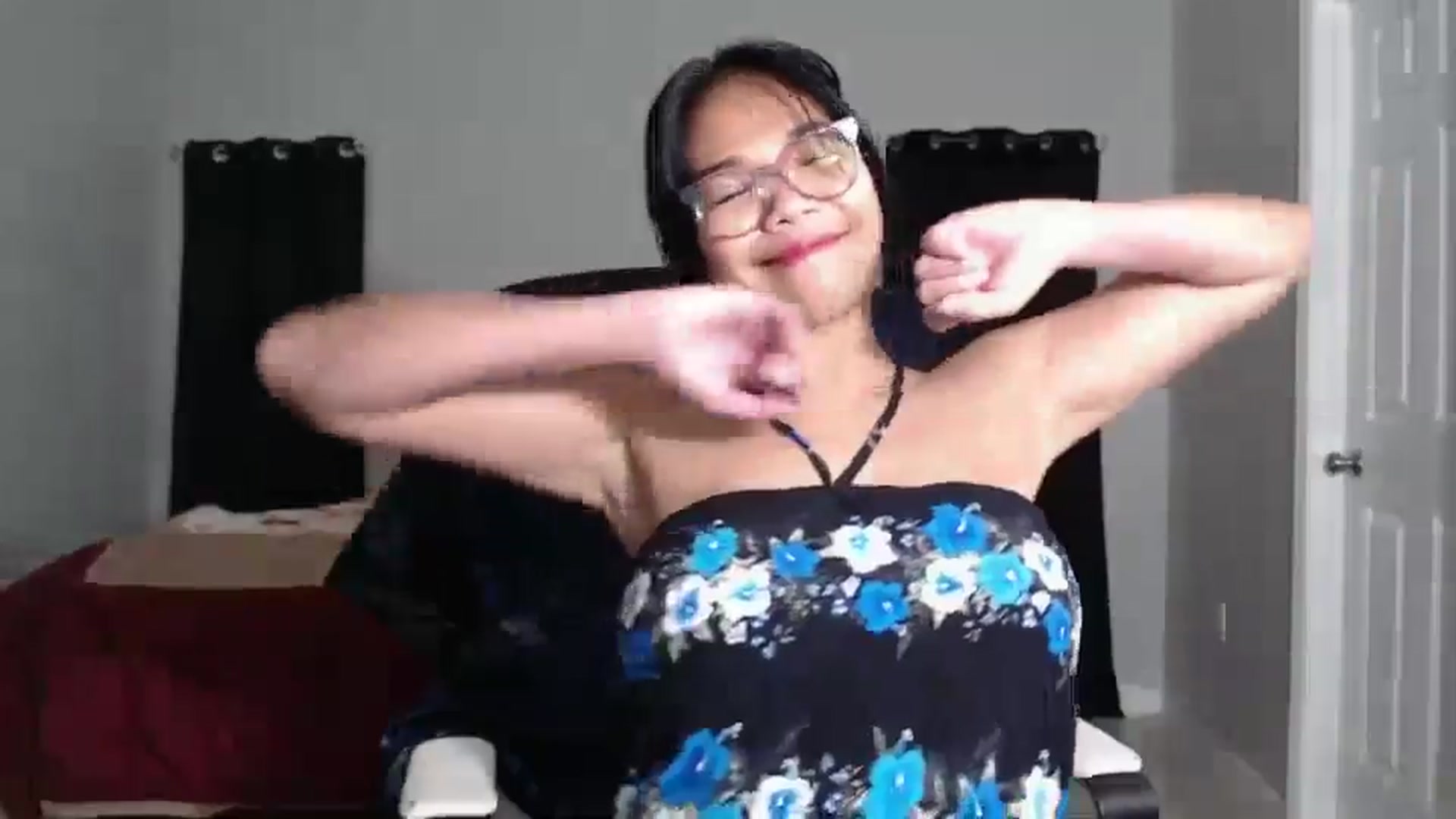 Gallery image thumbnail from Littlekai2025's myfreecams stream on, 02/20/2025, 03:32 image 14 of 20