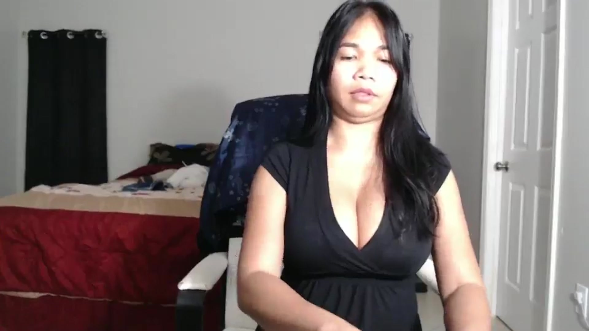 Gallery image thumbnail from Littlekai2025's myfreecams stream on, 02/24/2025, 03:43 image 5 of 20