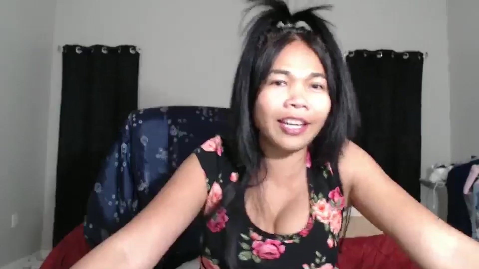 Gallery image thumbnail from Littlekai2025's myfreecams stream on, 03/03/2025, 24:02 image 19 of 20