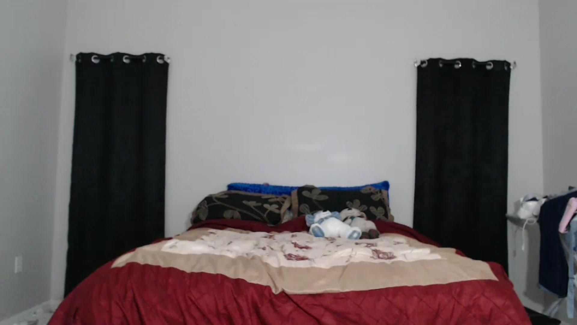 Gallery image thumbnail from Littlekai2025's myfreecams stream on, 03/03/2025, 24:02 image 14 of 20