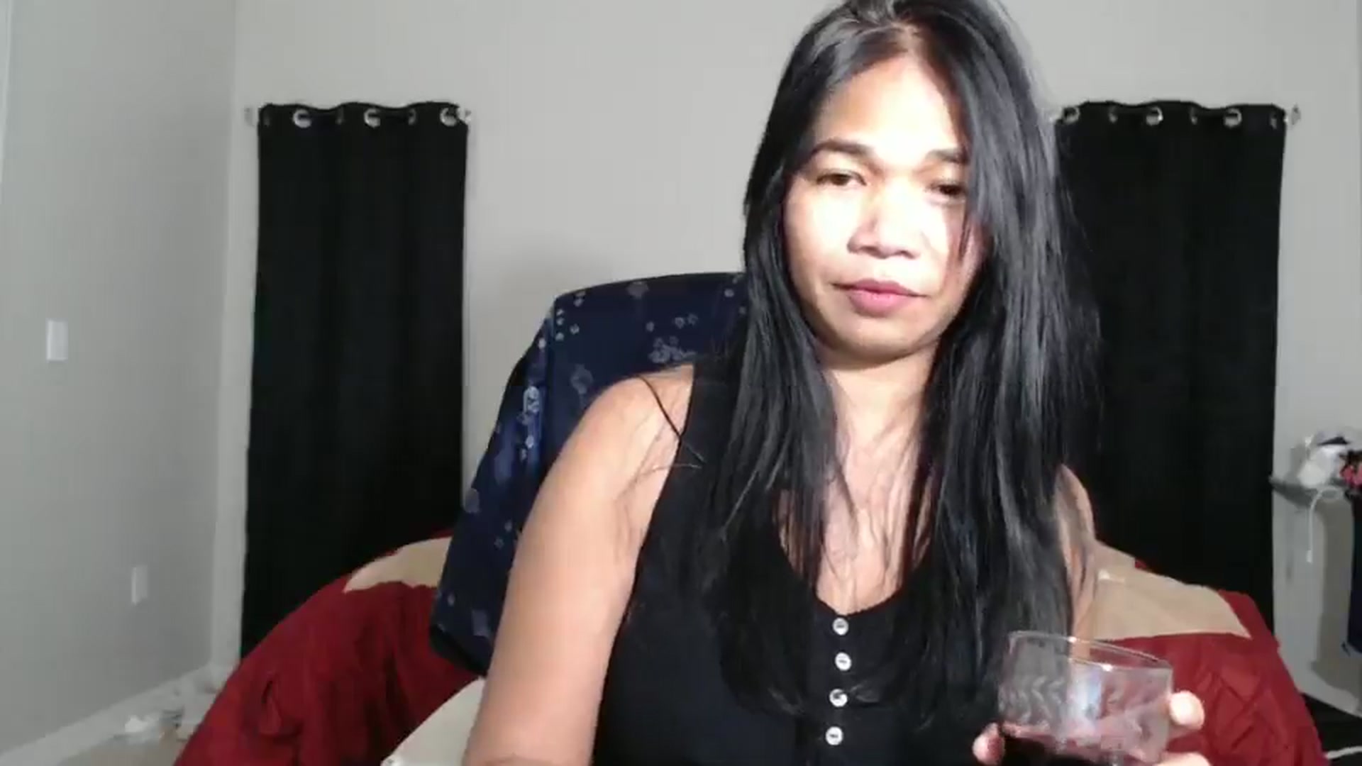 Gallery image thumbnail from Littlekai2025's myfreecams stream on, 03/03/2025, 03:08 image 18 of 20