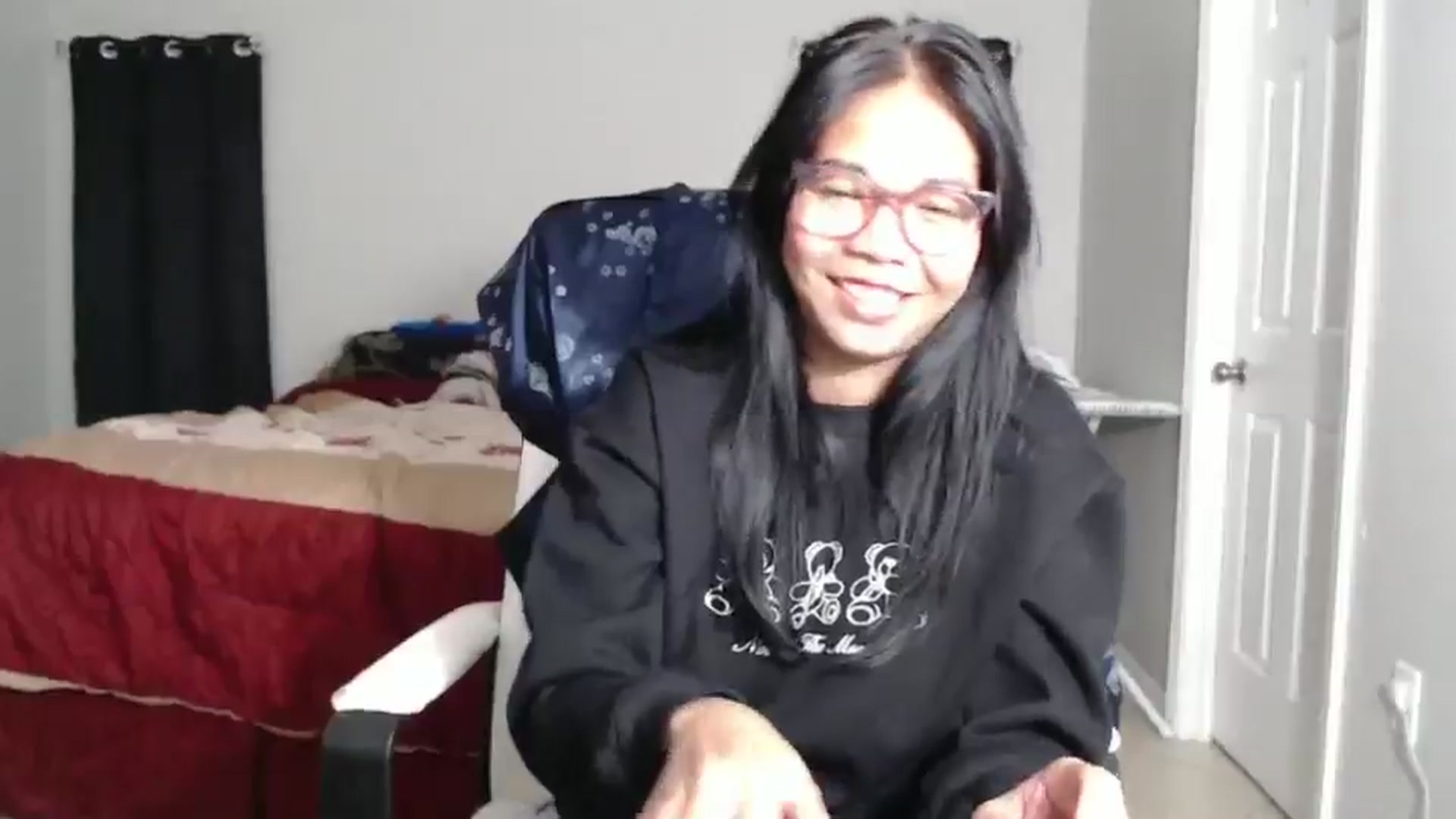 Gallery image thumbnail from Littlekai2025's myfreecams stream on, 03/04/2025, 04:41 image 16 of 20
