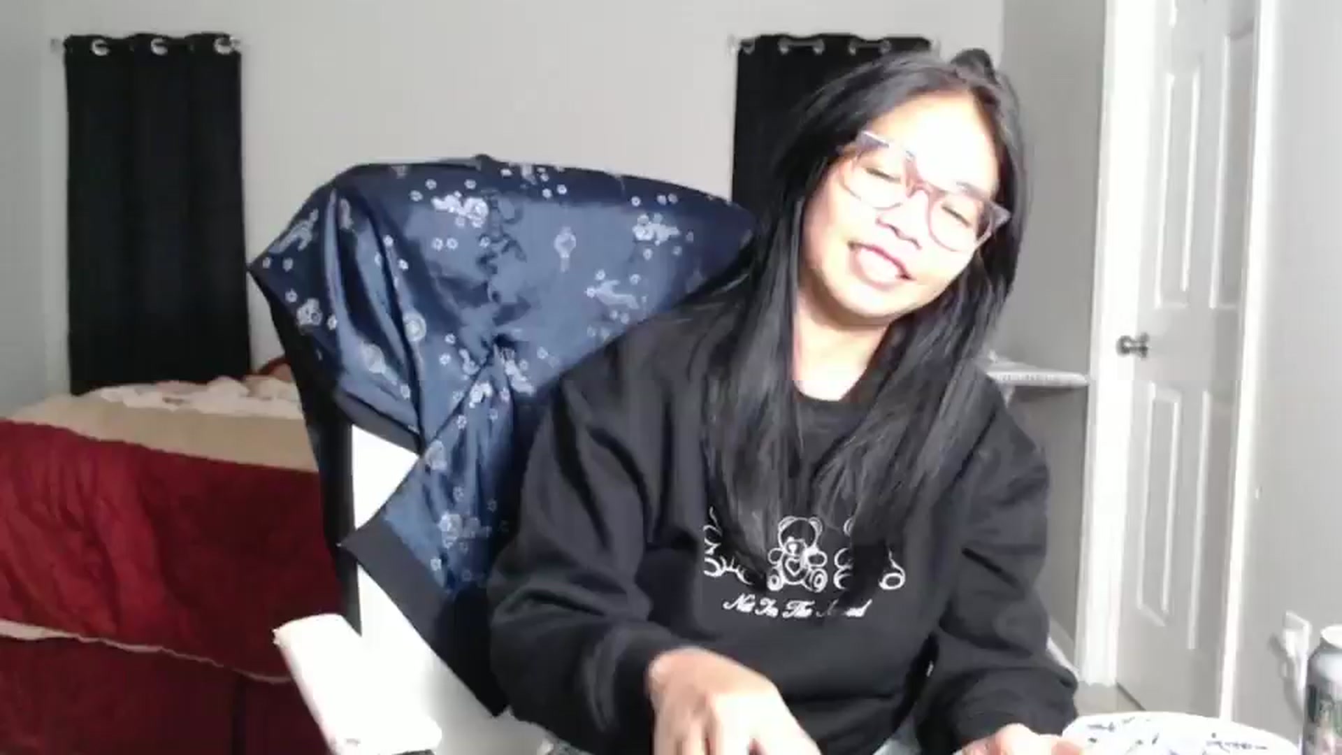 Gallery image thumbnail from Littlekai2025's myfreecams stream on, 03/04/2025, 04:41 image 17 of 20