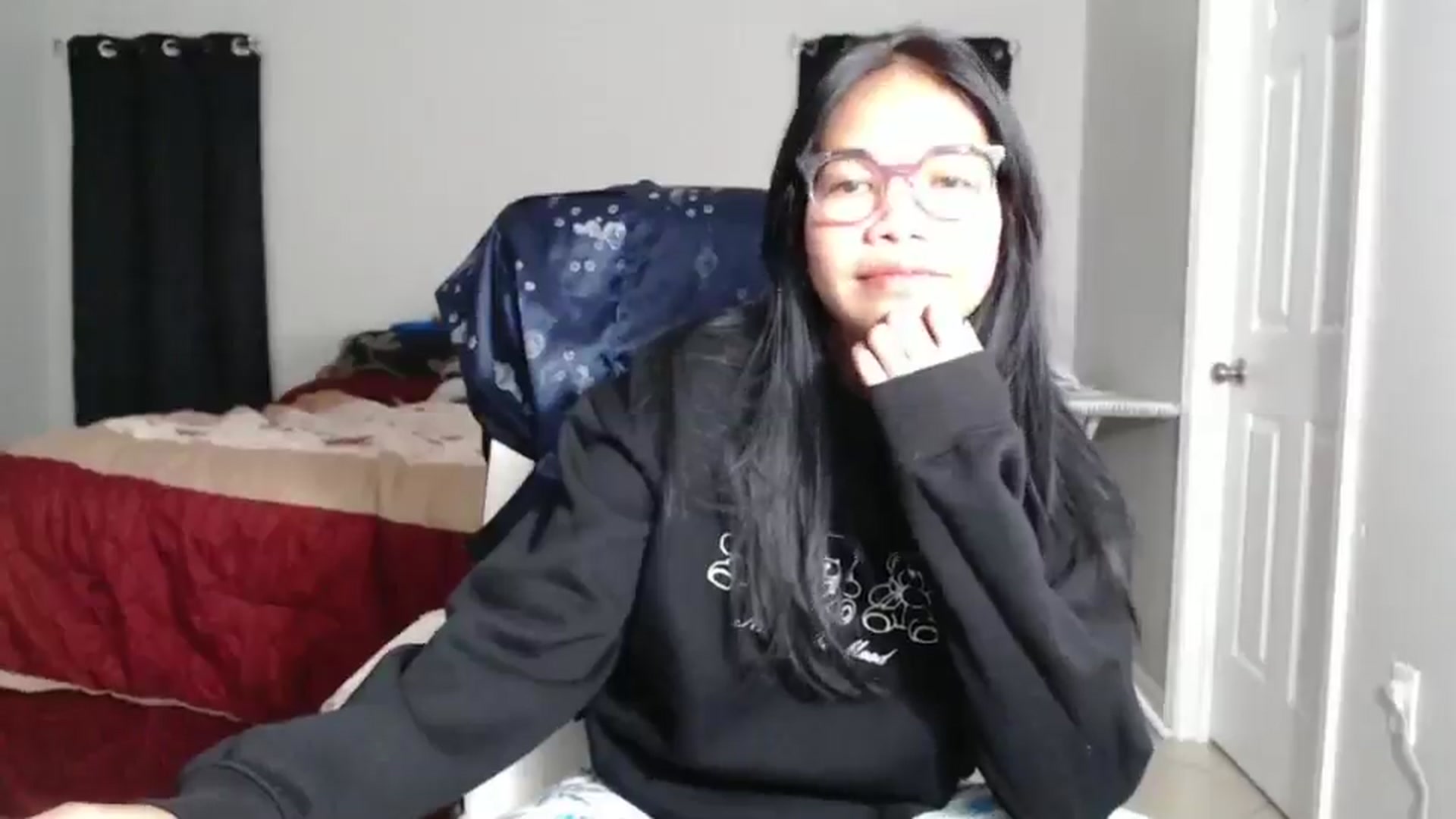 Gallery image thumbnail from Littlekai2025's myfreecams stream on, 03/04/2025, 04:41 image 12 of 20