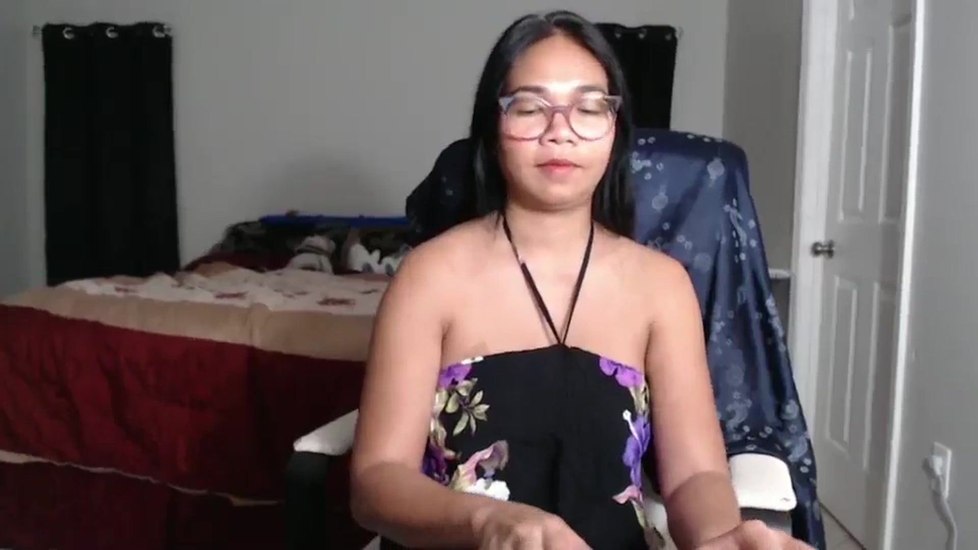 Gallery image thumbnail from Littlekai2025's myfreecams stream on, 03/04/2025, 04:41 image 2 of 20